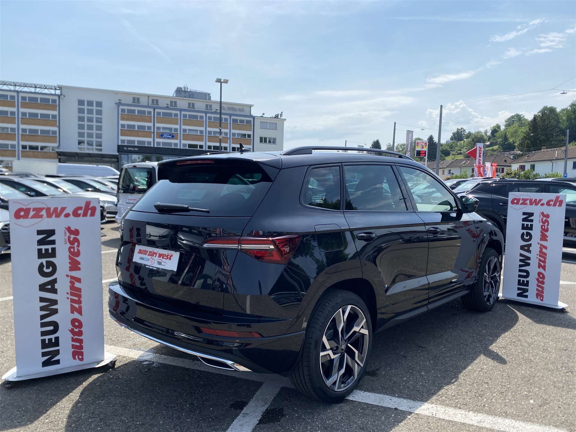 SKODA Karoq 2.0 TSi SportLine 4x4 DSG-Automat-image-14
