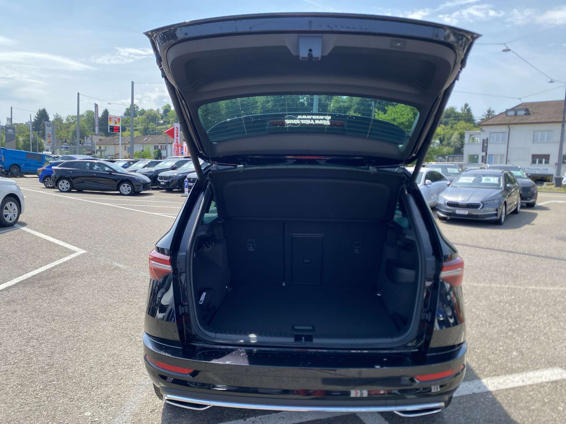 SKODA Karoq 2.0 TSi SportLine 4x4 DSG-Automat-image-5