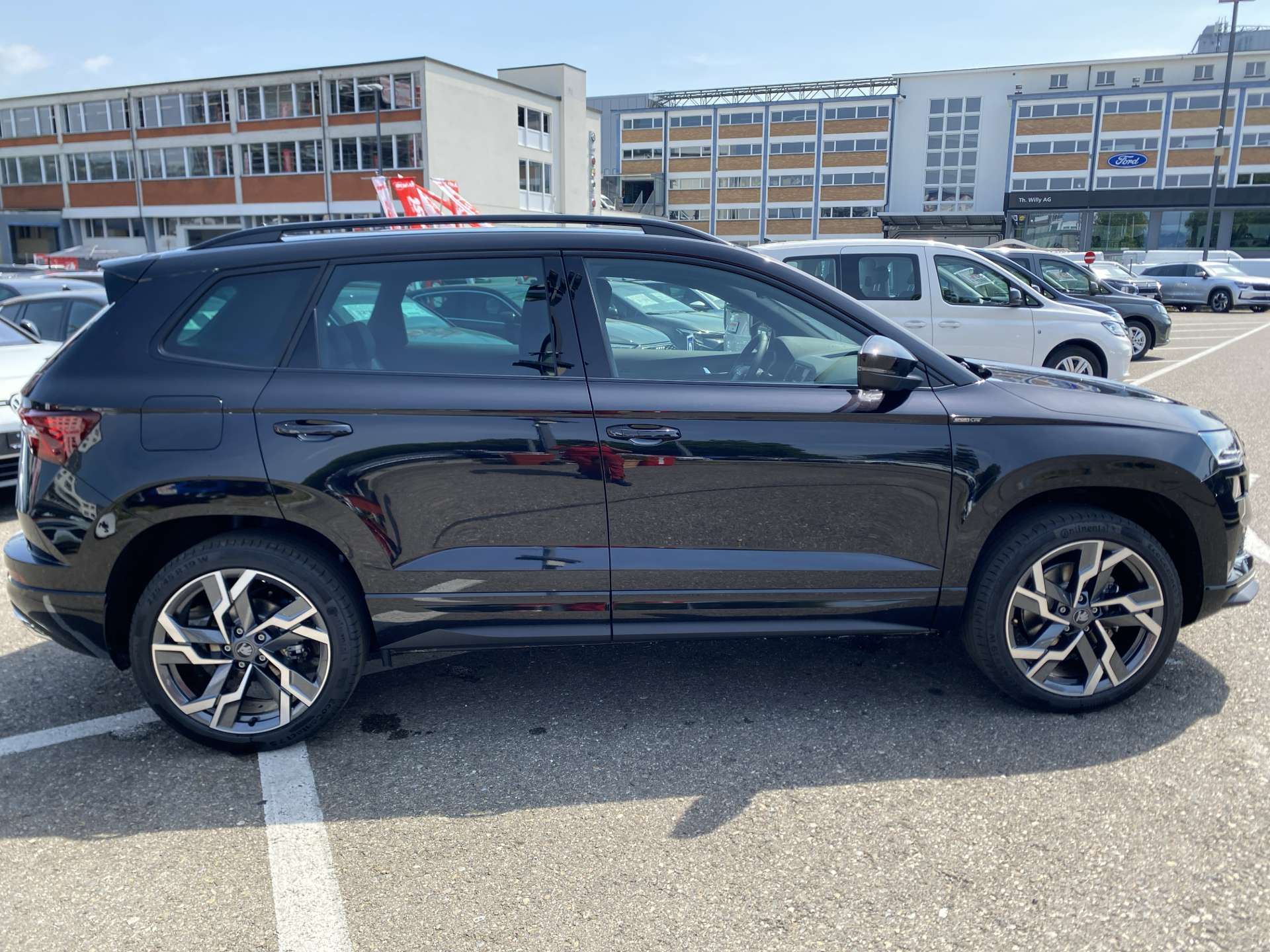 SKODA Karoq 2.0 TSi SportLine 4x4 DSG-Automat-image-8