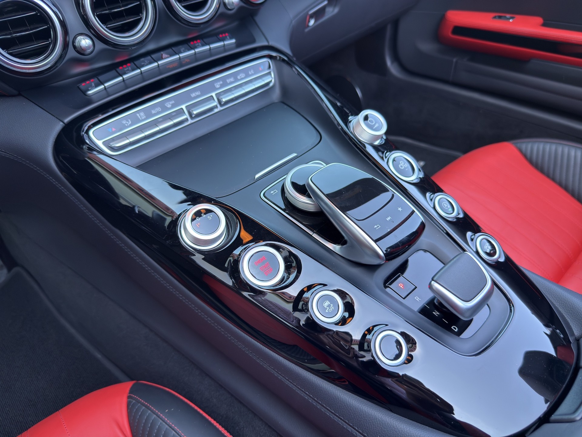 MERCEDES-BENZ AMG GT Roadster Speedshift DCT-image-12