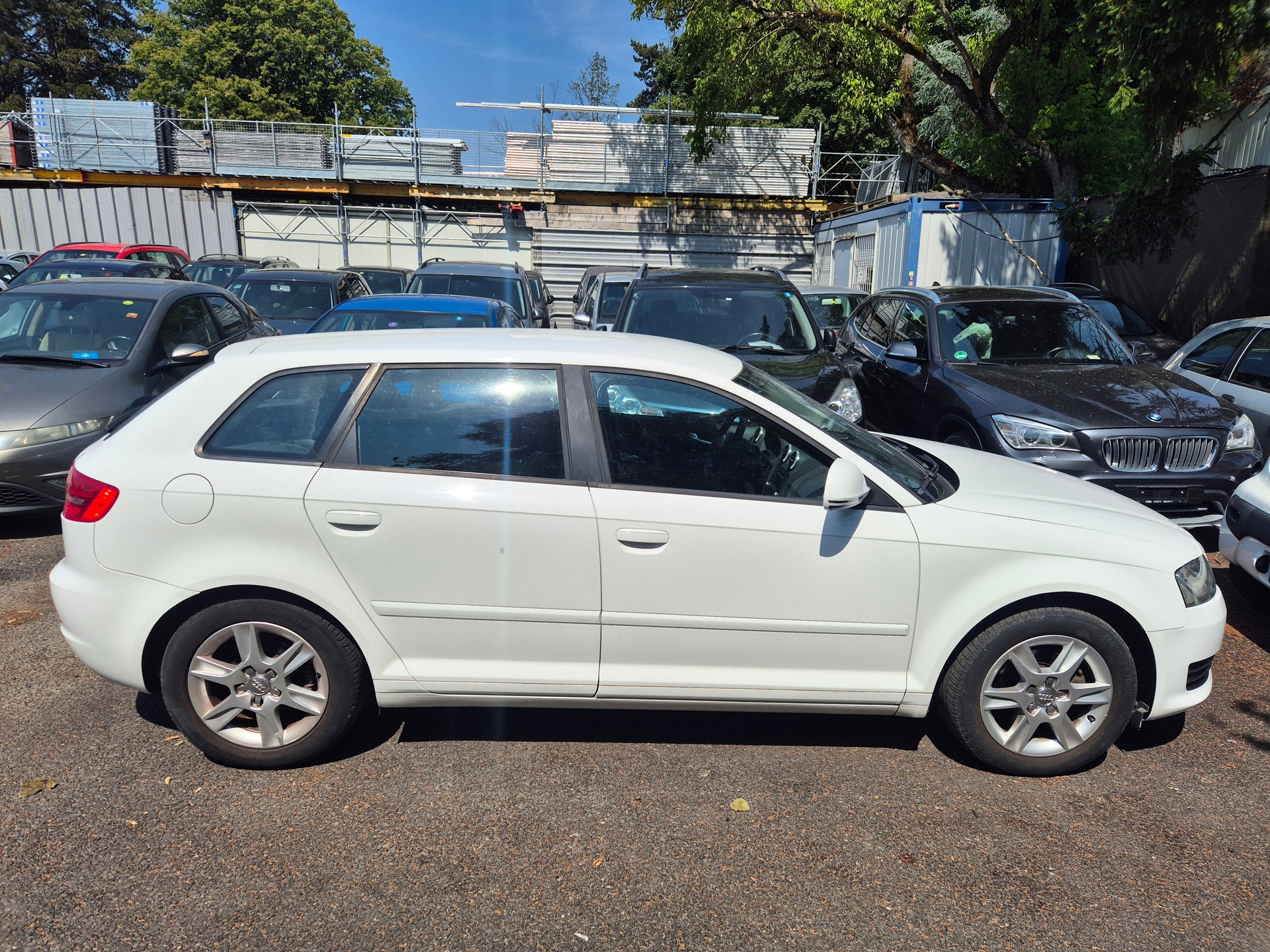 AUDI A3 Sportback 1.9 TDI Attraction-image-2