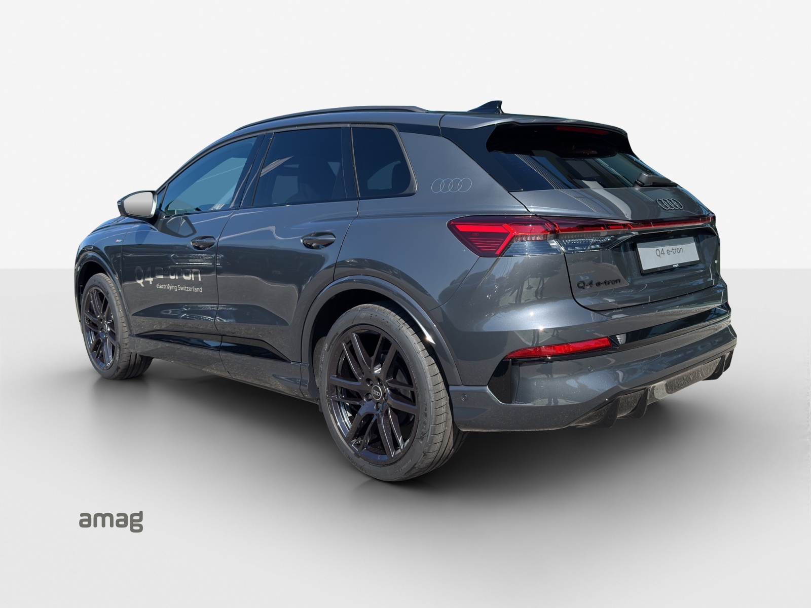 AUDI Q4 e-tron SUV quattro performance-showroom-element-2