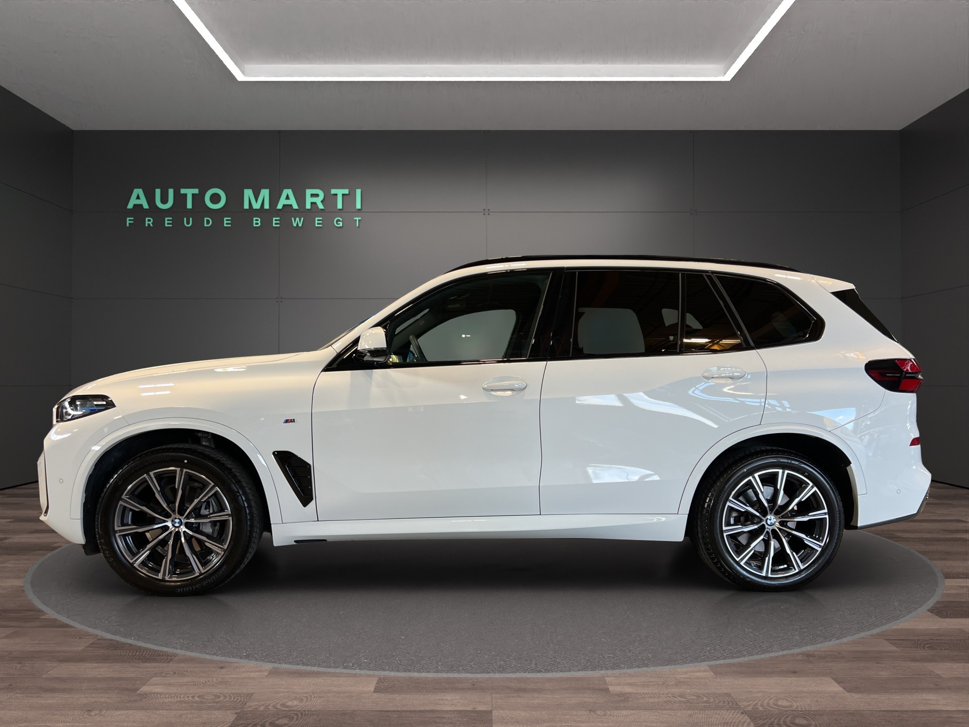 BMW X5 30d xDrive M Sport-showroom-element-1