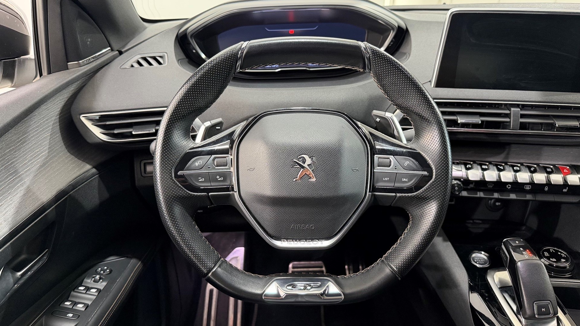 PEUGEOT 3008 2.0 BlueHDi 180 GT-image-12