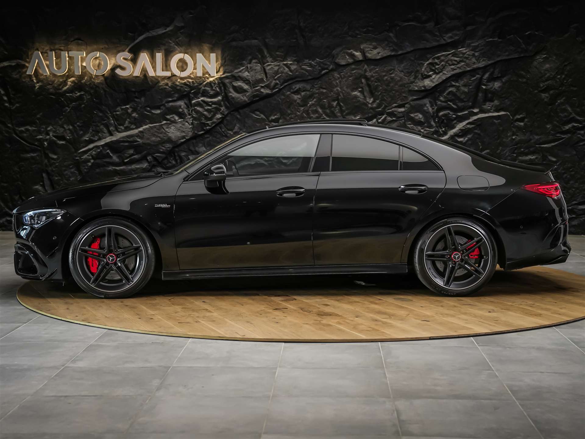 MERCEDES-BENZ CLA 45 S AMG 4Matic+ 8G-DCT *Aeropaket*Panorama*Multibeam LED*-showroom-element-1