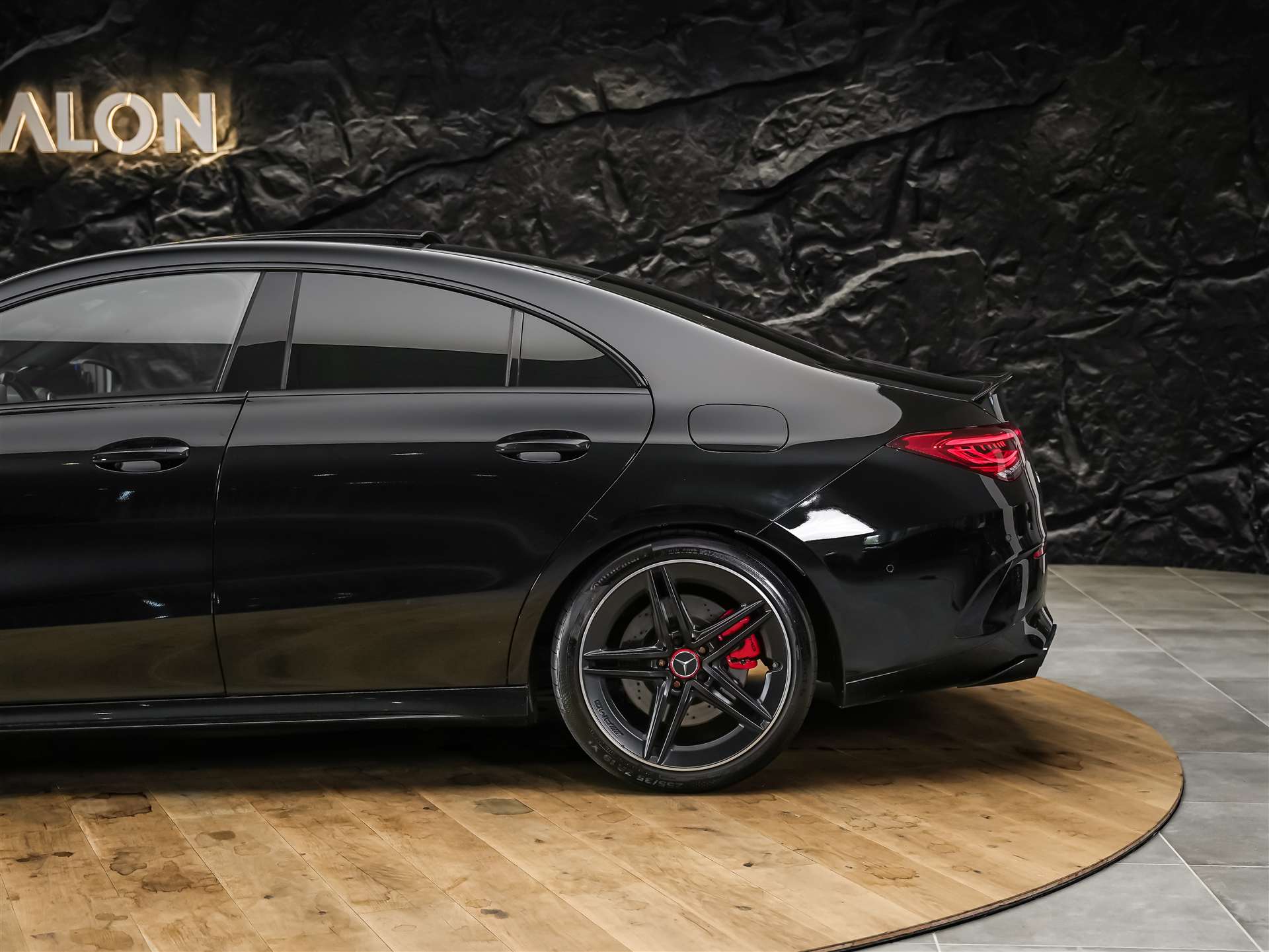 MERCEDES-BENZ CLA 45 S AMG 4Matic+ 8G-DCT *Aeropaket*Panorama*Multibeam LED*-image-16