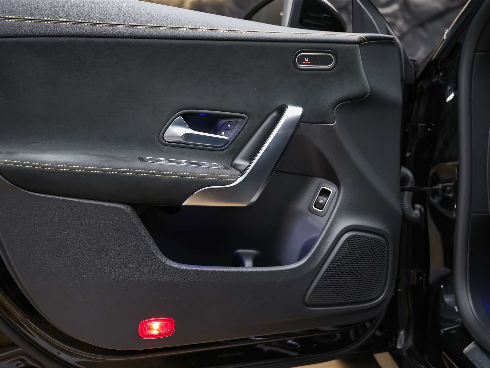 MERCEDES-BENZ CLA 45 S AMG 4Matic+ 8G-DCT *Aeropaket*Panorama*Multibeam LED*-image-22