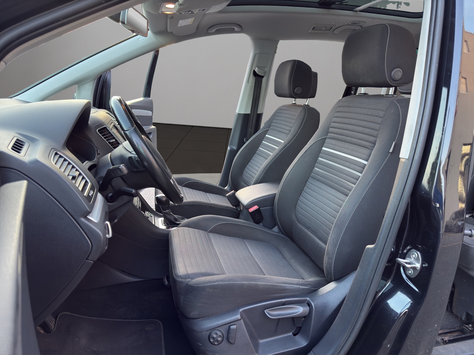 VW Sharan 2.0 TSI Cup DSG-image-8