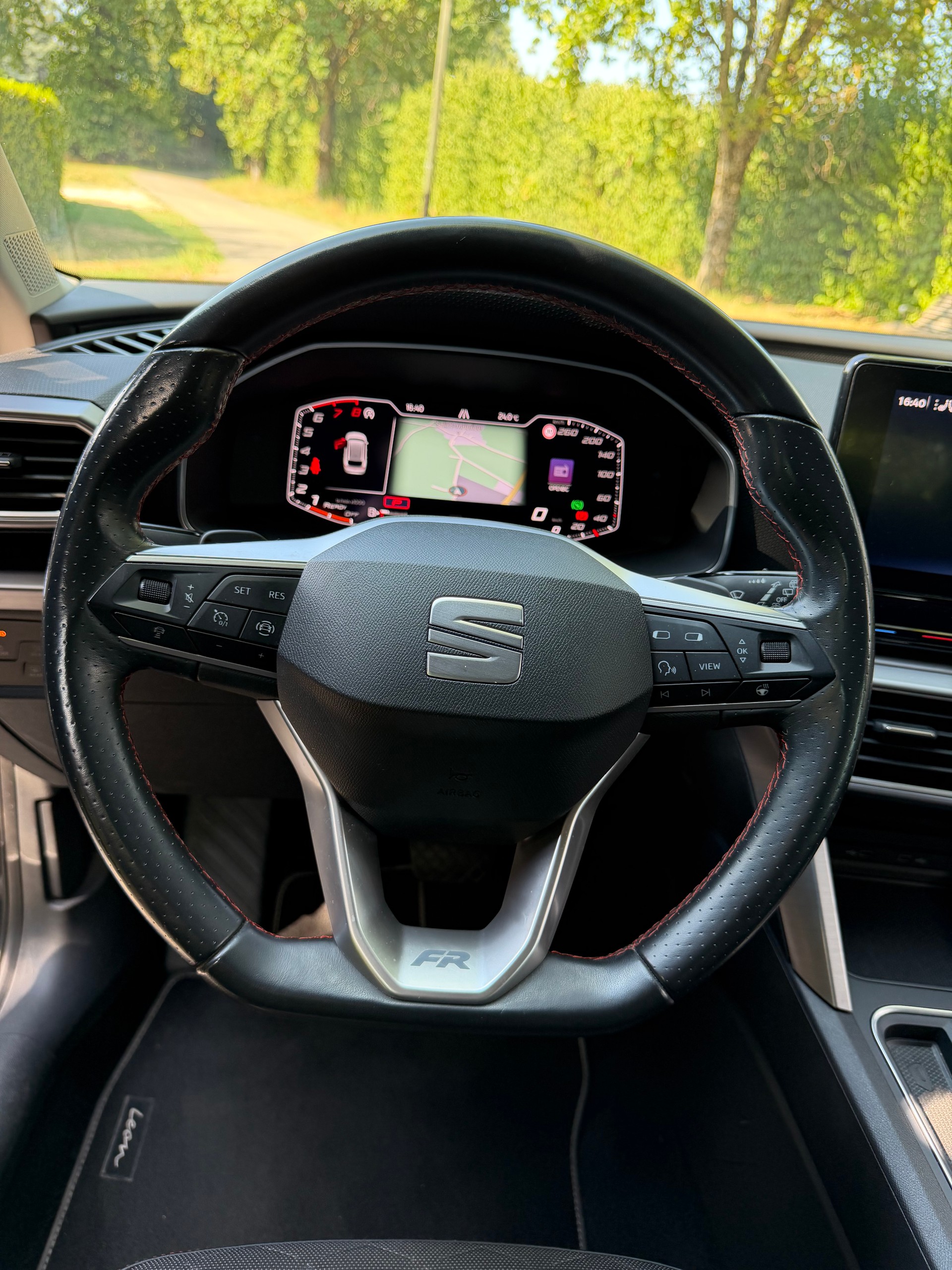 SEAT Leon ST 1.5 eTSI mHEV DSG FR-image-8