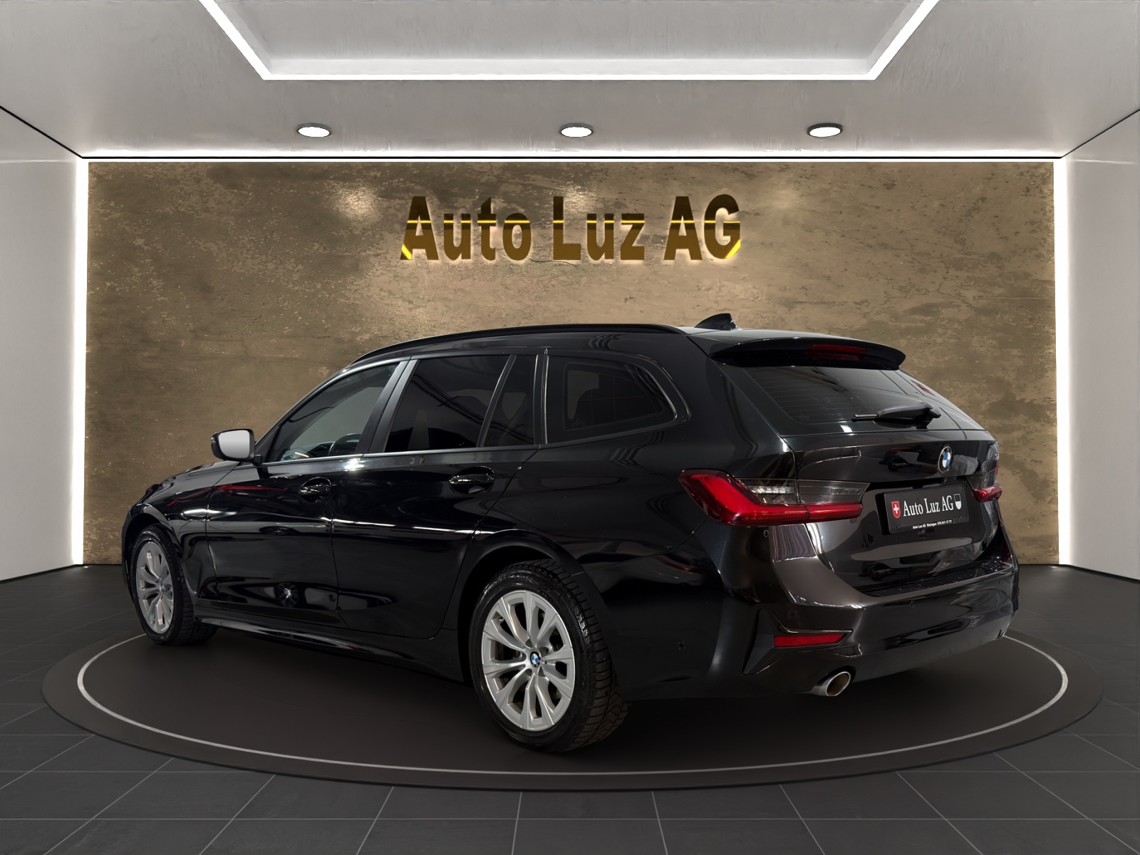 BMW 318d 48V Touring Steptronic-image-4