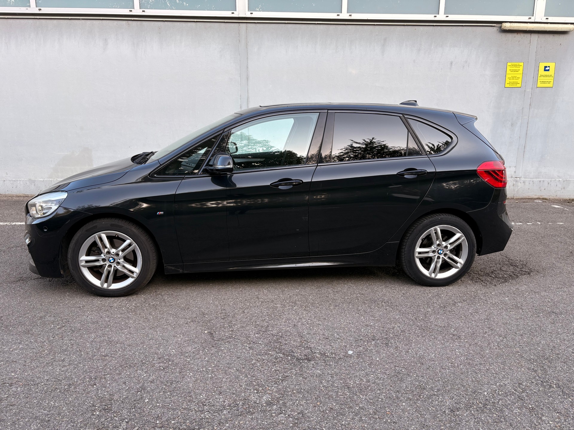 BMW 220d Active Tourer Sport Line Steptronic-image-1