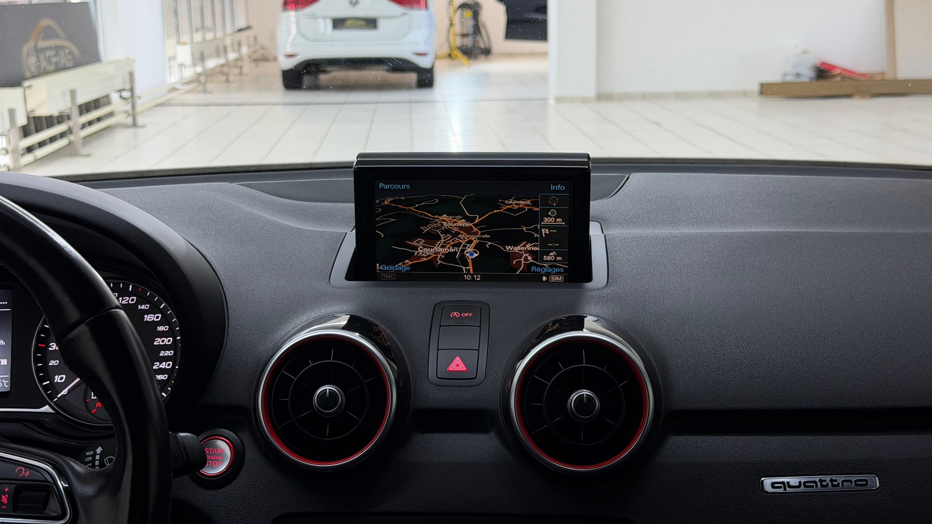 AUDI S1 Sportback 2.0 TFSI Sport quattro-image-11