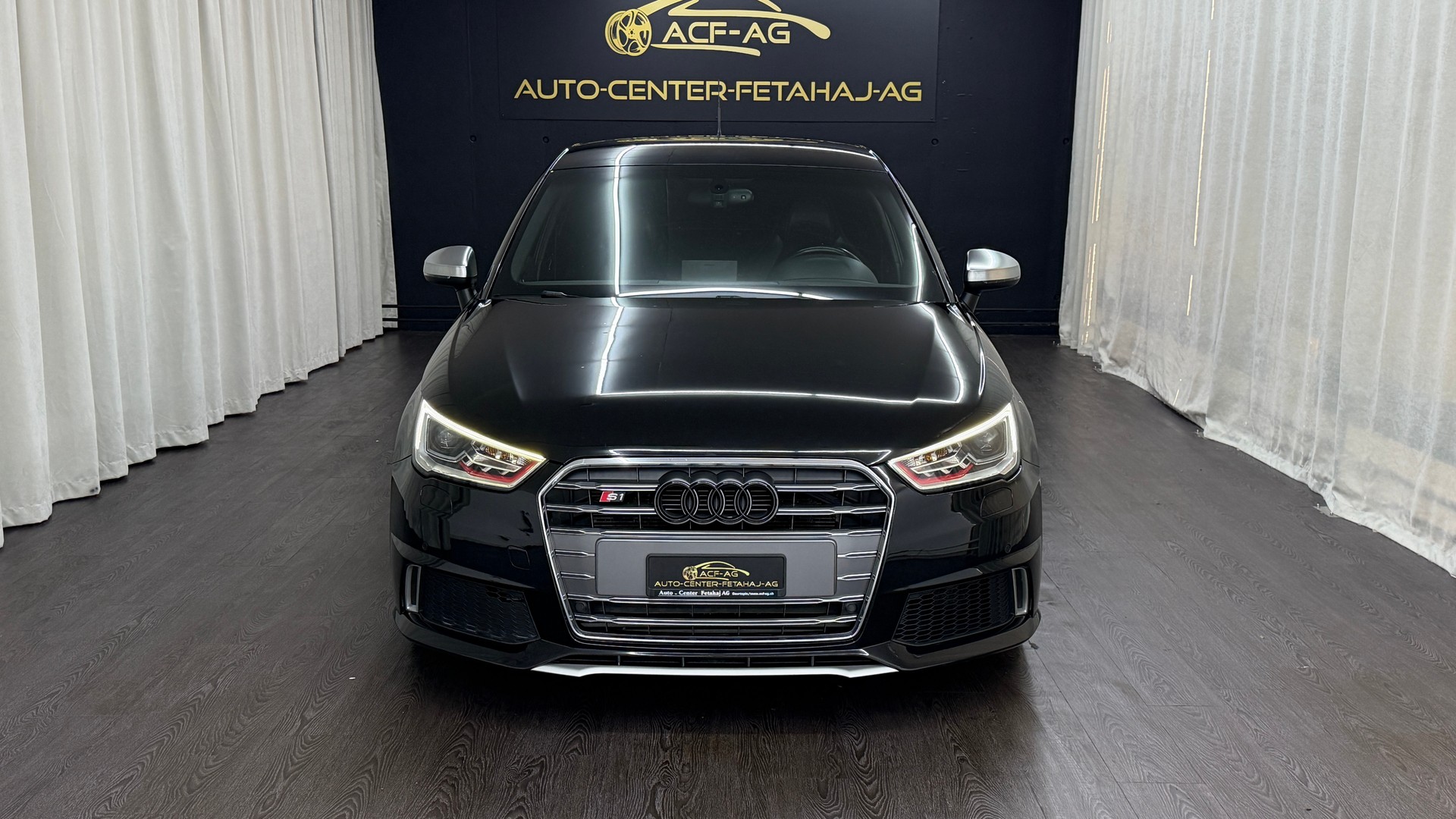 AUDI S1 Sportback 2.0 TFSI Sport quattro-showroom-element-1