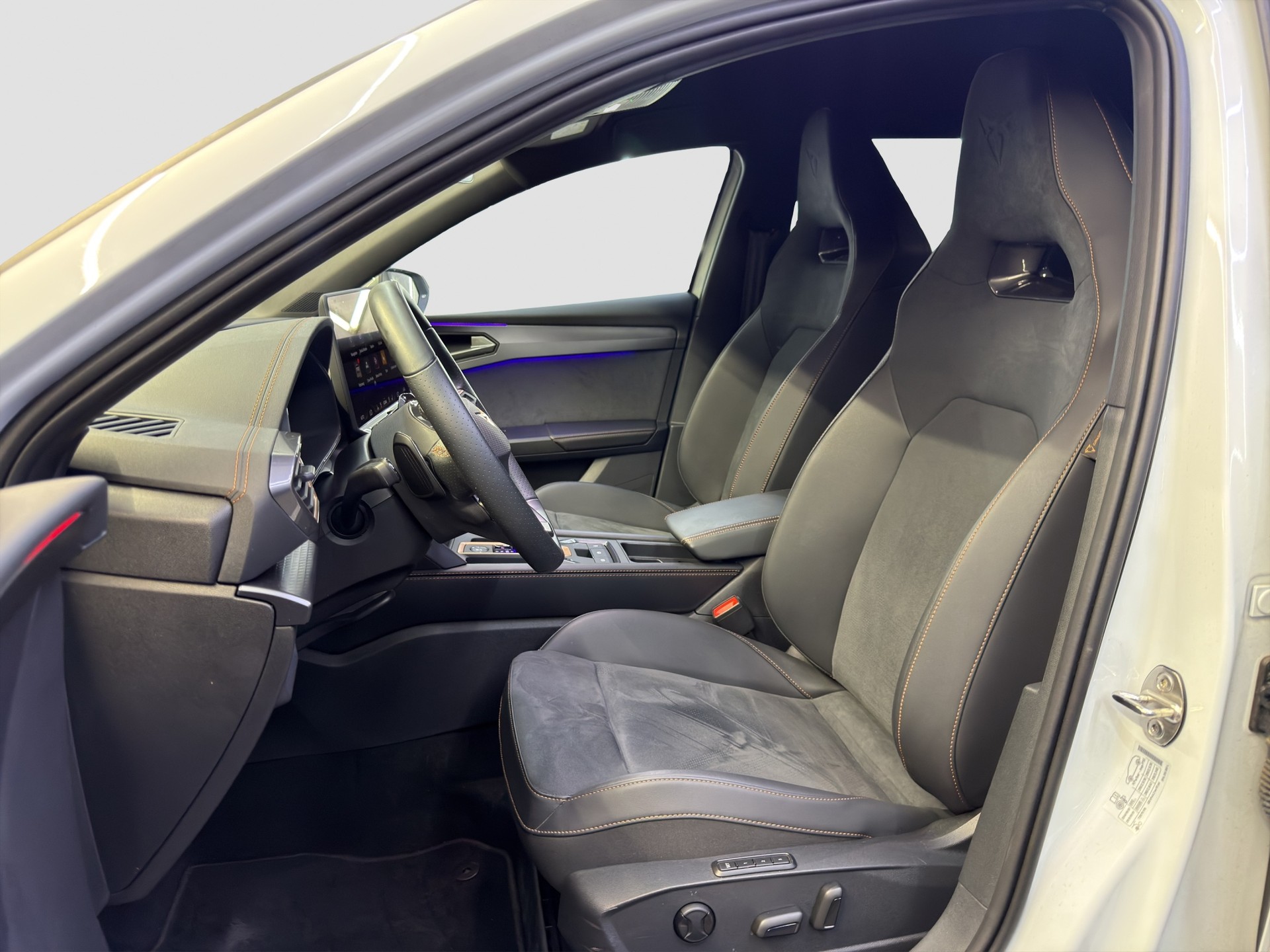 CUPRA LEON 1.5 TSI DSG-image-10