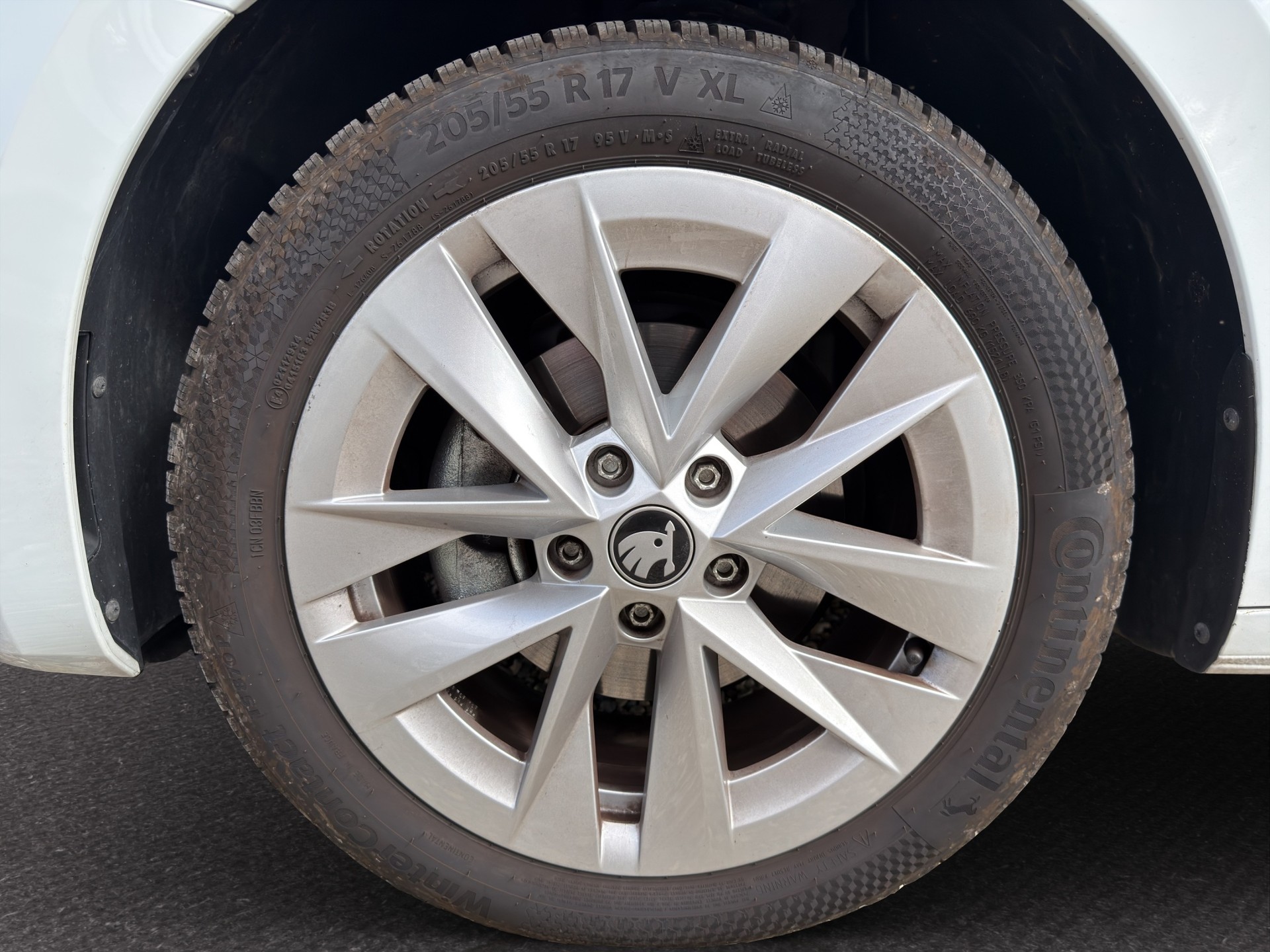 SKODA Octavia Combi 2.0 TDI DSG Selection-image-10