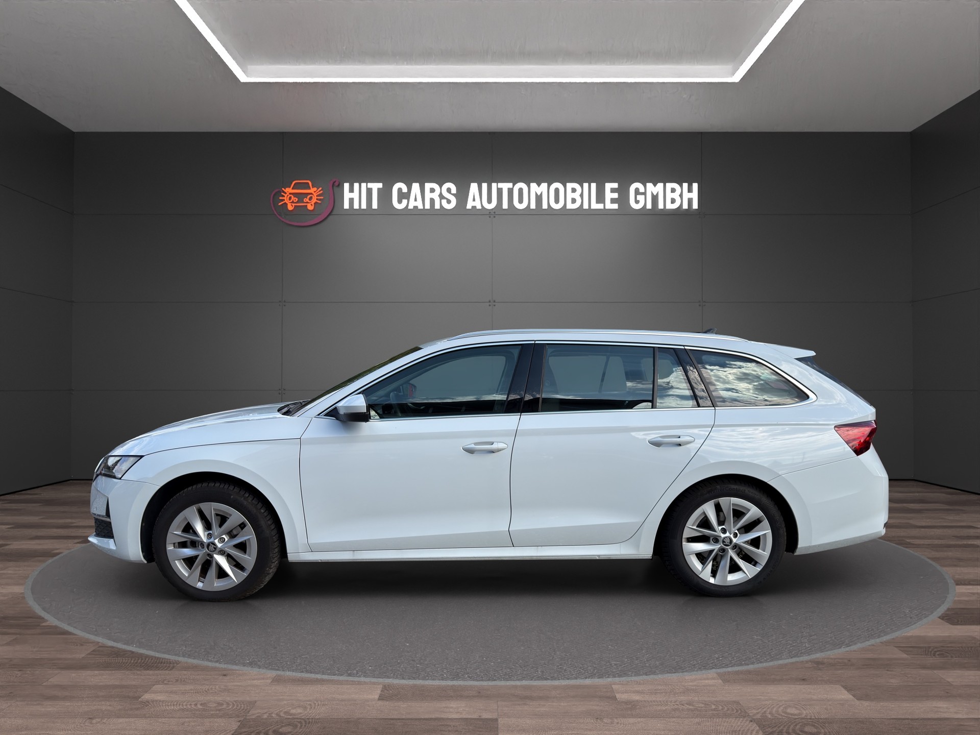 SKODA Octavia Combi 2.0 TDI DSG Selection-image-9