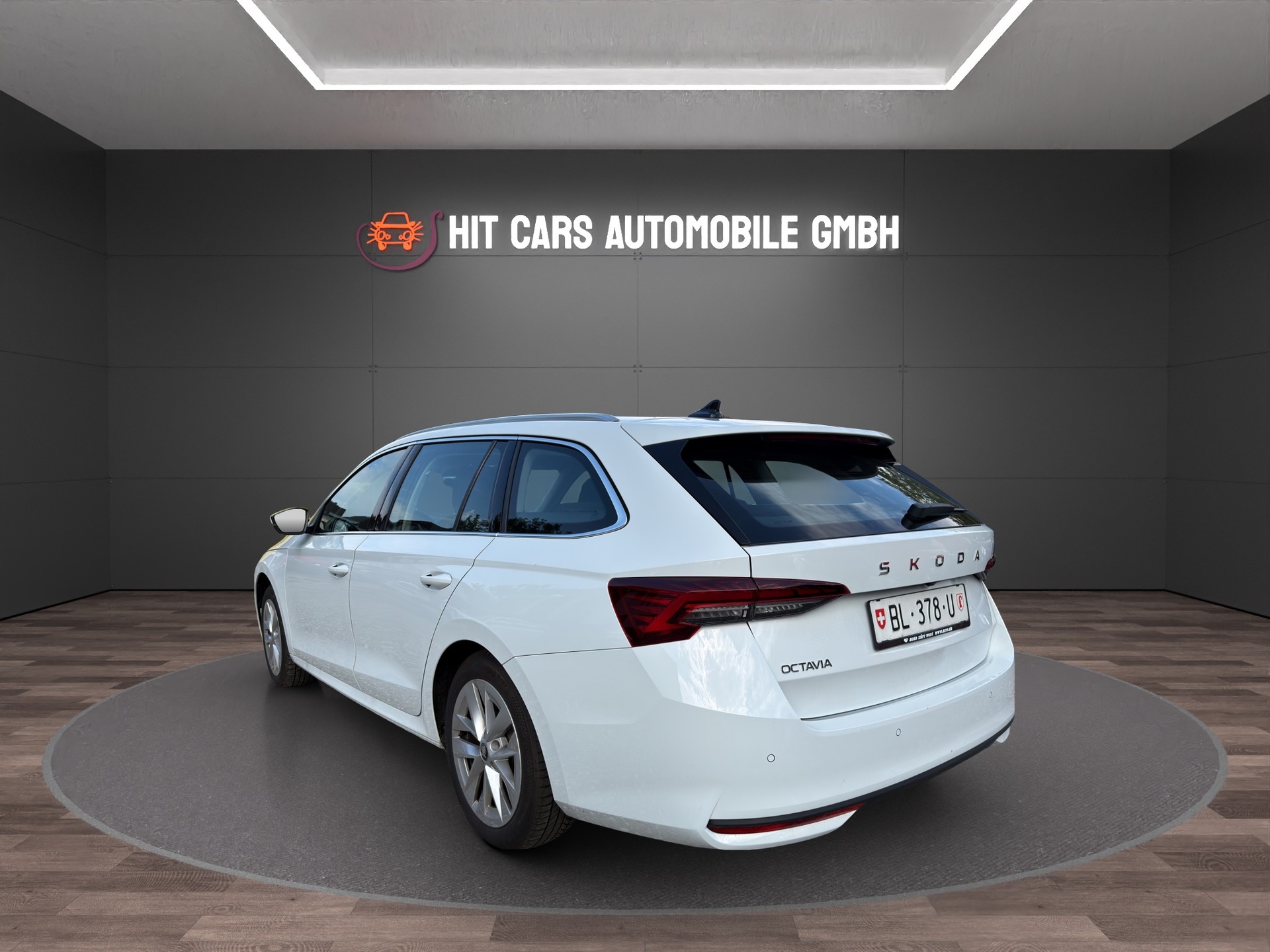 SKODA Octavia Combi 2.0 TDI DSG Selection-image-8