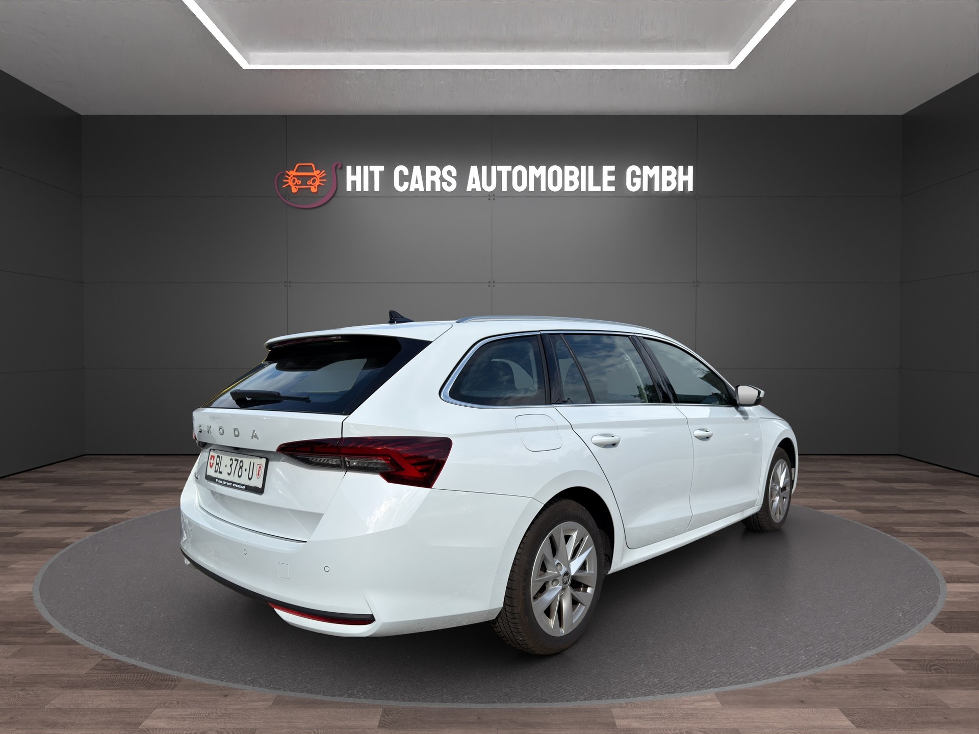 SKODA Octavia Combi 2.0 TDI DSG Selection-image-4
