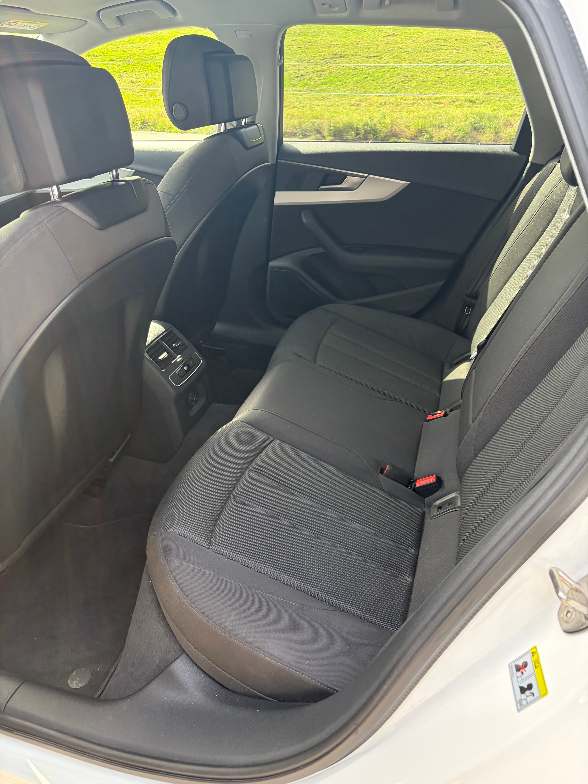 AUDI A4 Avant 45 TFSI S-tronic quattro-image-5