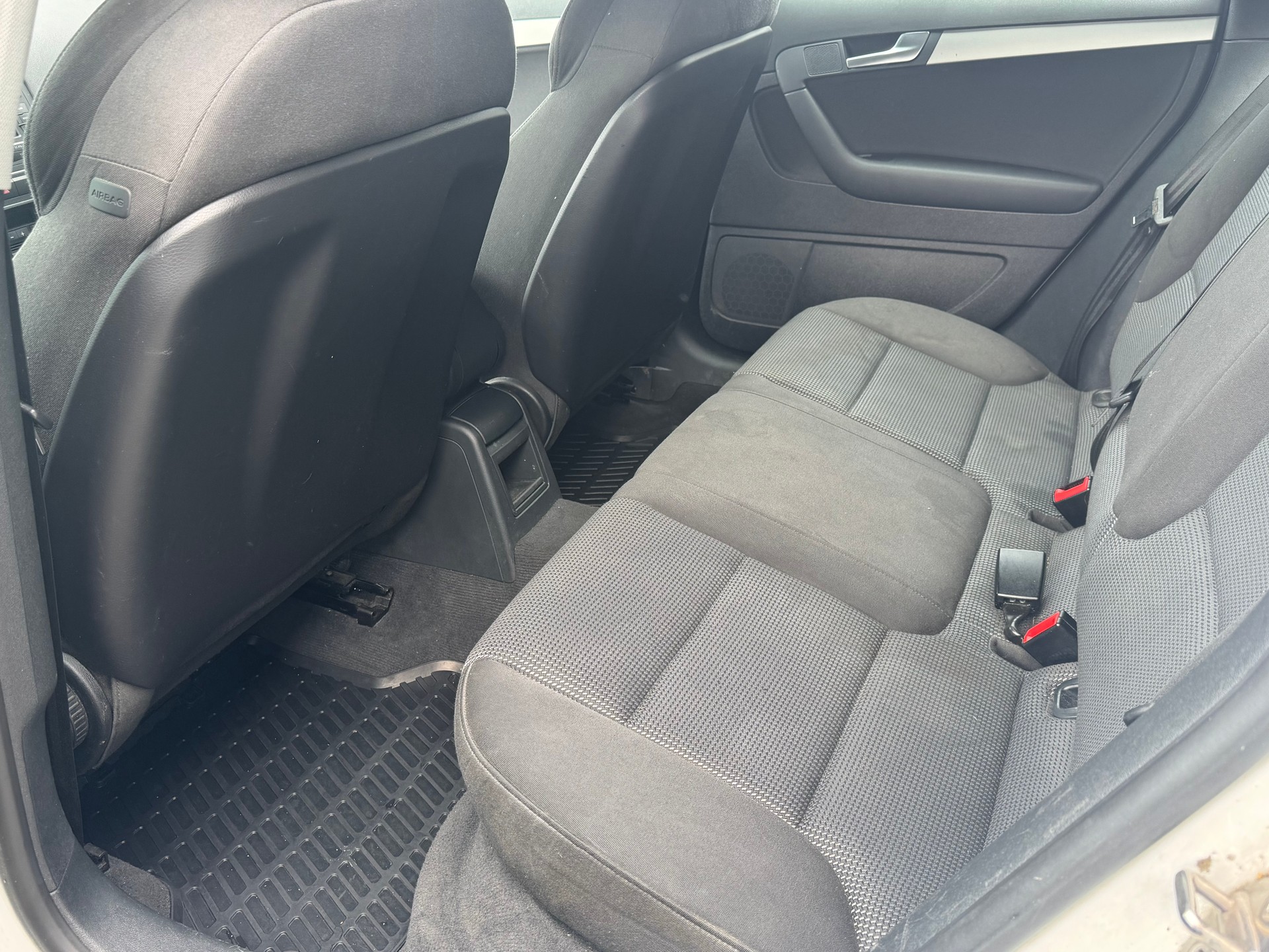 AUDI A3 Sportback 1.6 TDI Attraction-image-7