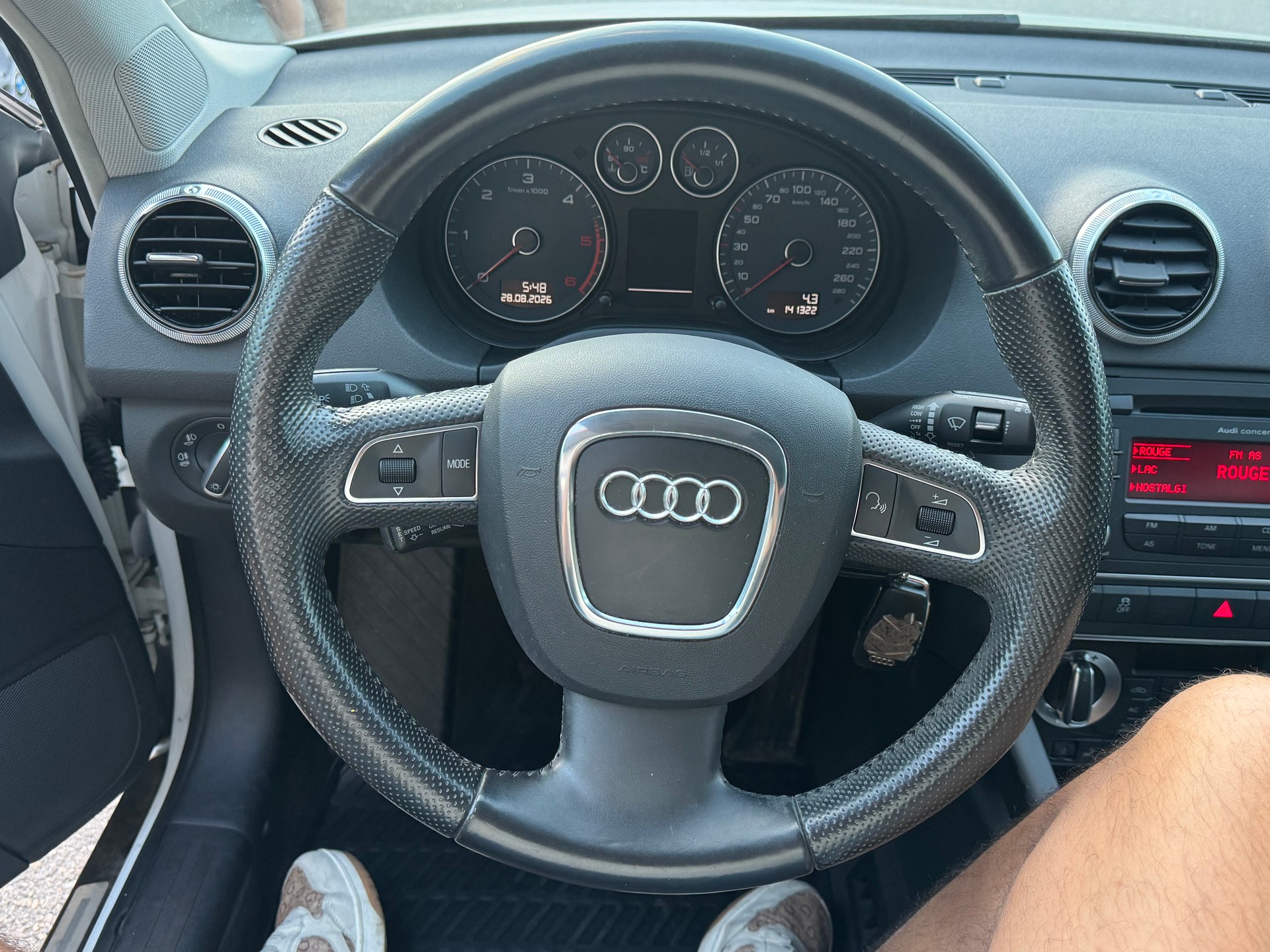 AUDI A3 Sportback 1.6 TDI Attraction-image-11