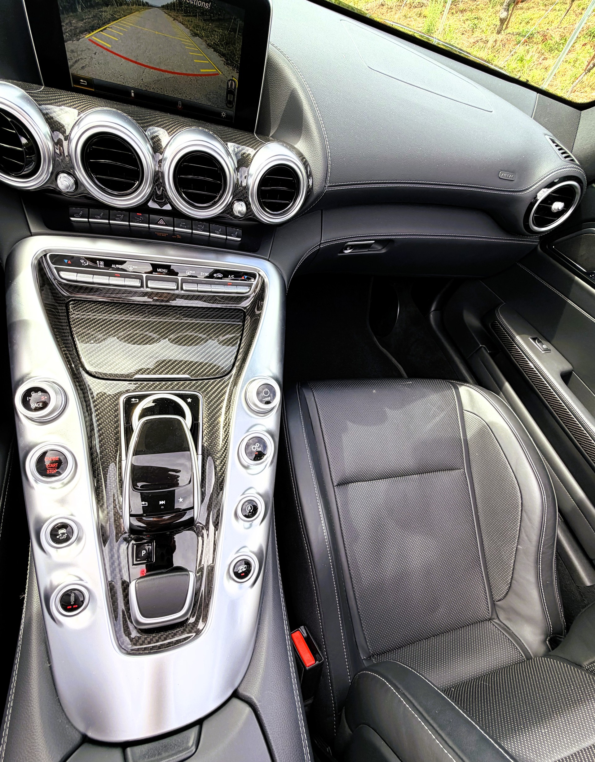 MERCEDES-BENZ AMG GT C Roadster Speedshift DCT-image-24