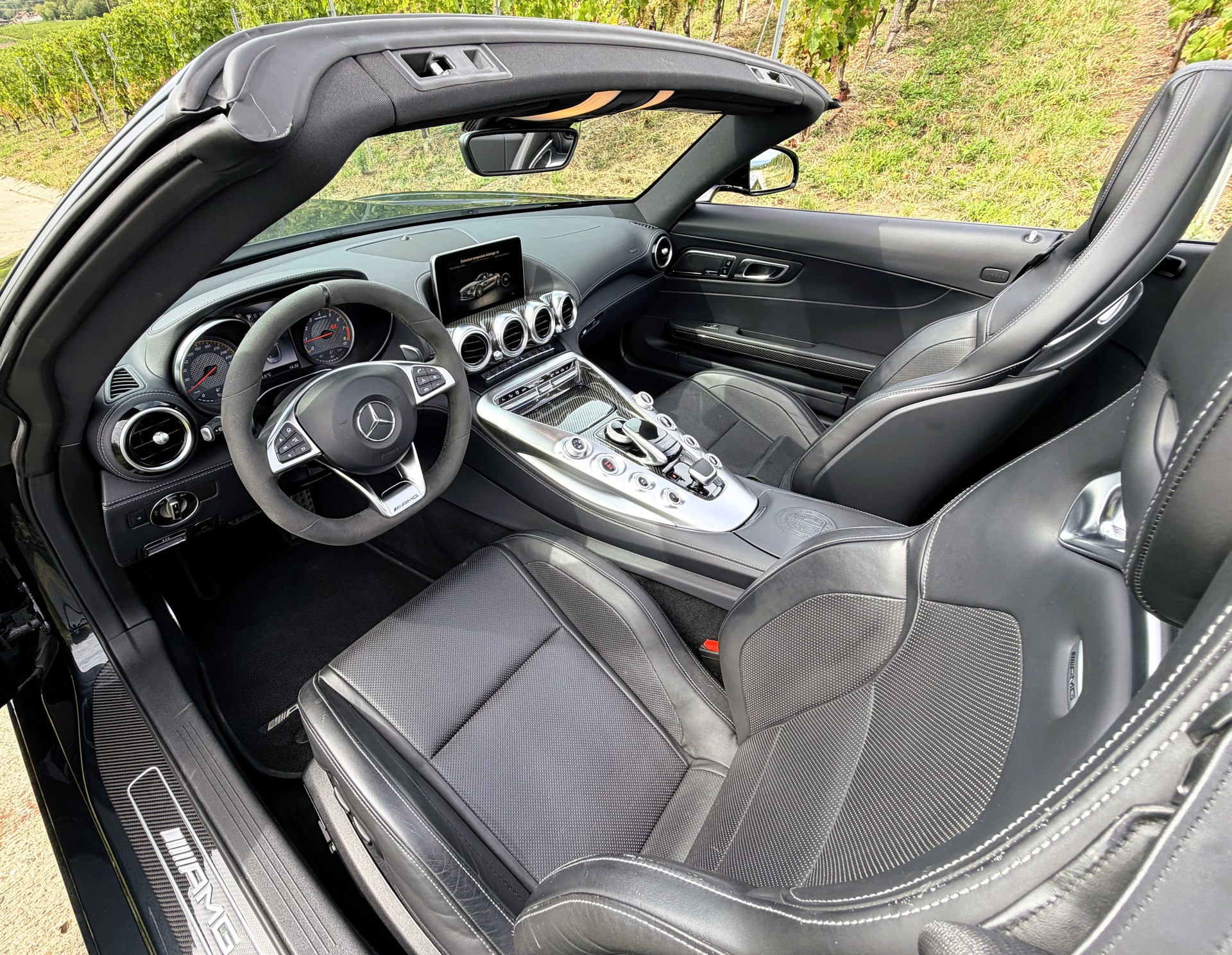 MERCEDES-BENZ AMG GT C Roadster Speedshift DCT-image-21