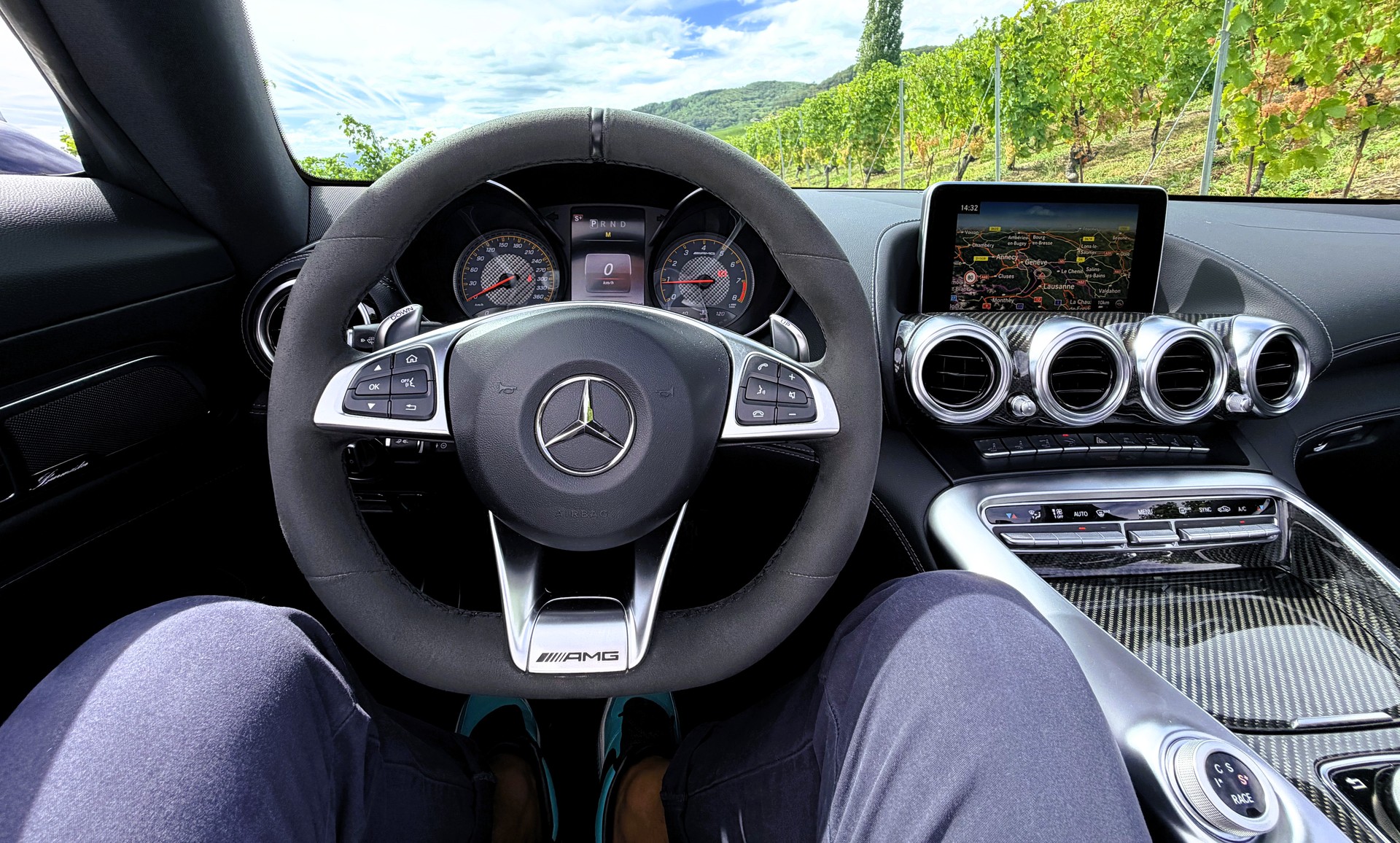 MERCEDES-BENZ AMG GT C Roadster Speedshift DCT-image-23