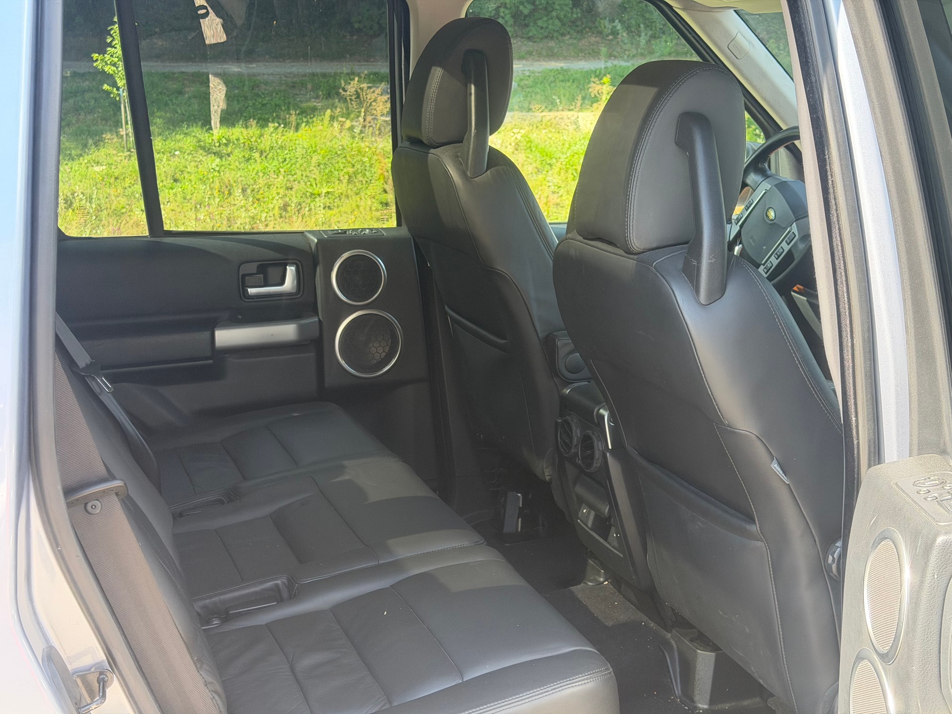LAND ROVER Discovery 2.7d V6 SE Automatic-image-7