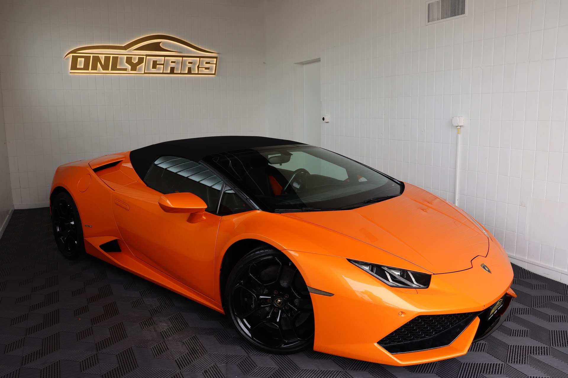 LAMBORGHINI Huracan LP610-4 Spyder DCT-showroom-element-3