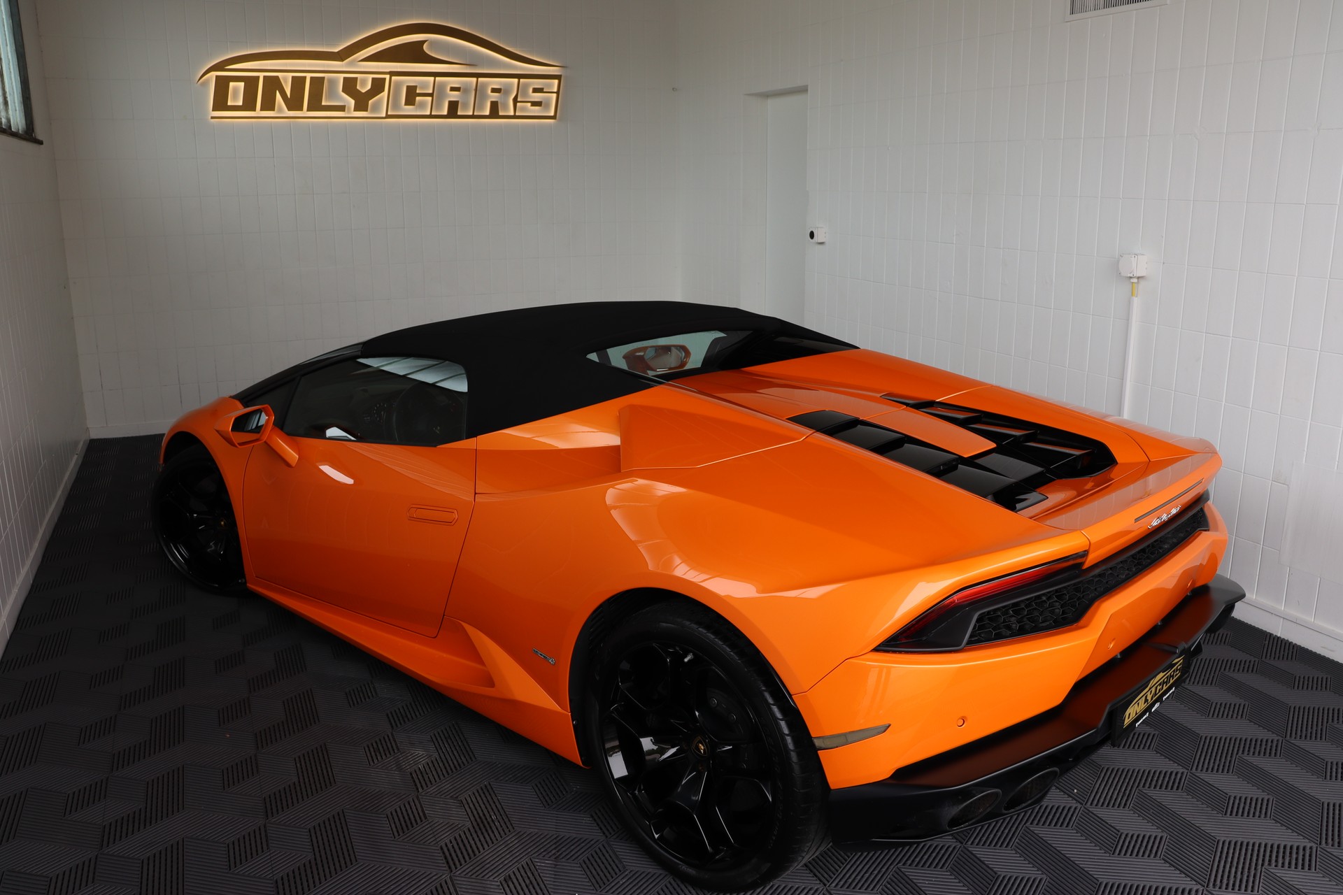 LAMBORGHINI Huracan LP610-4 Spyder DCT-image-8