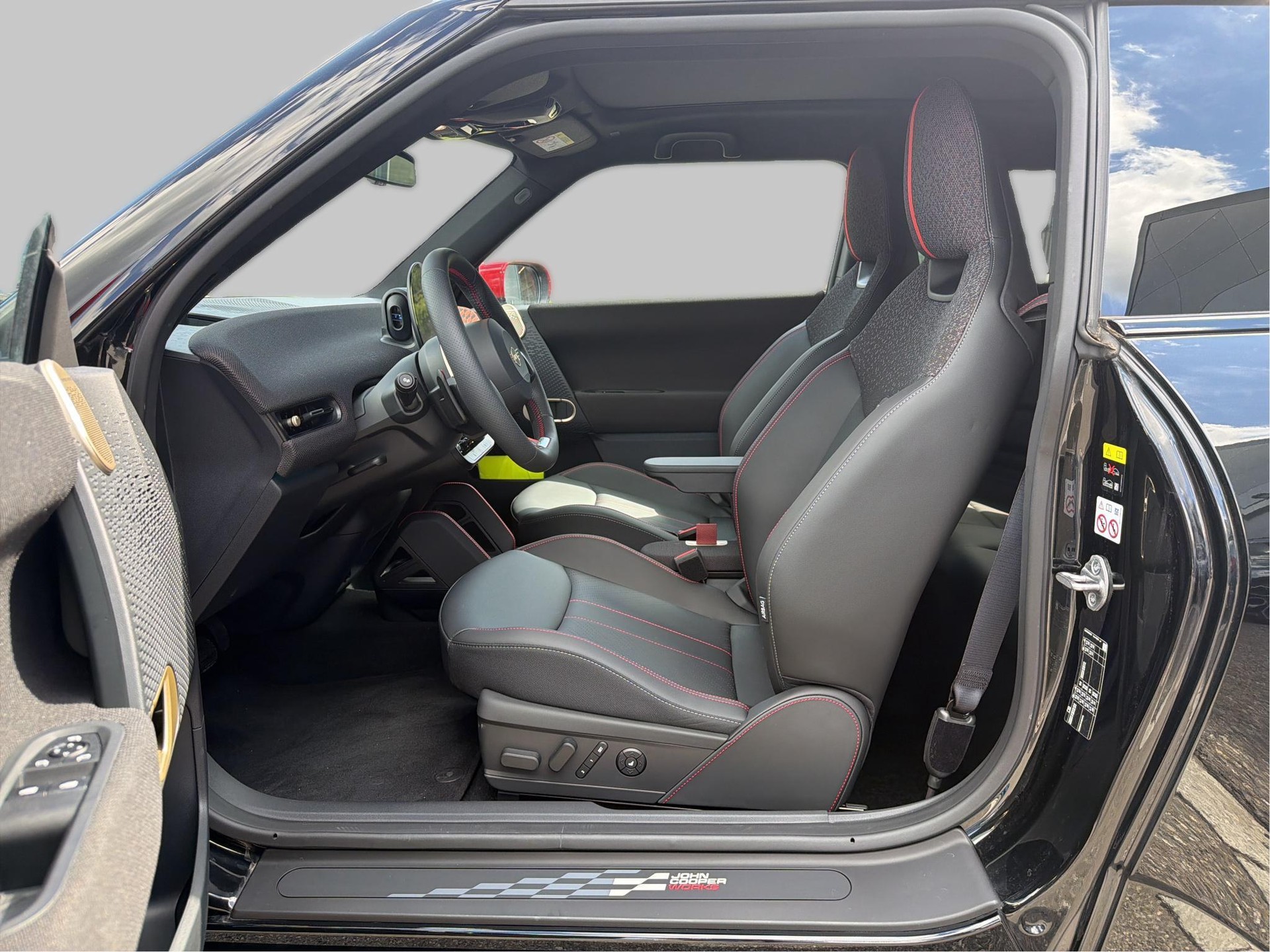 MINI Cooper eJCW-image-13