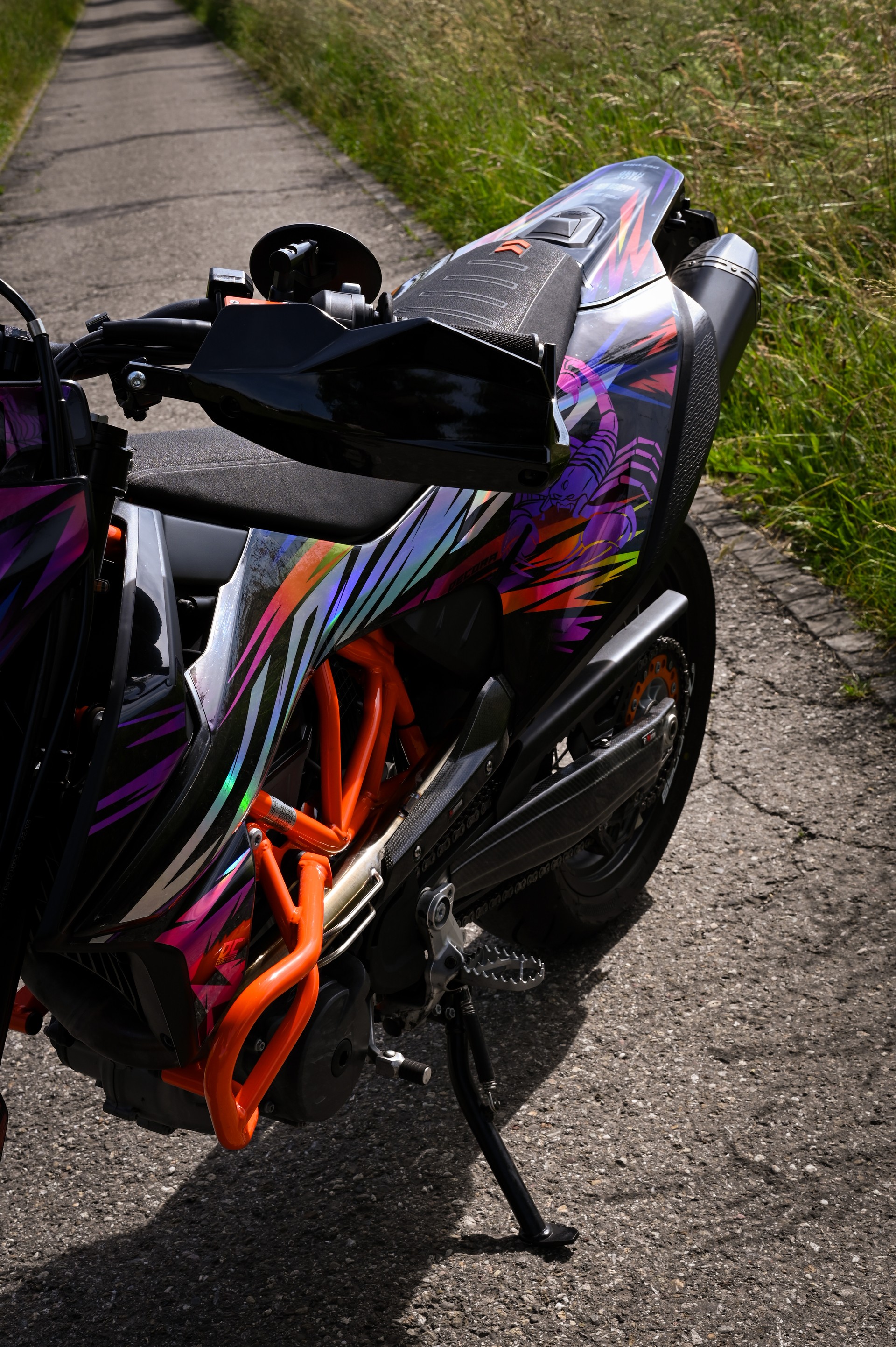 KTM 690 SMC R ABS (35 kW)-image-3