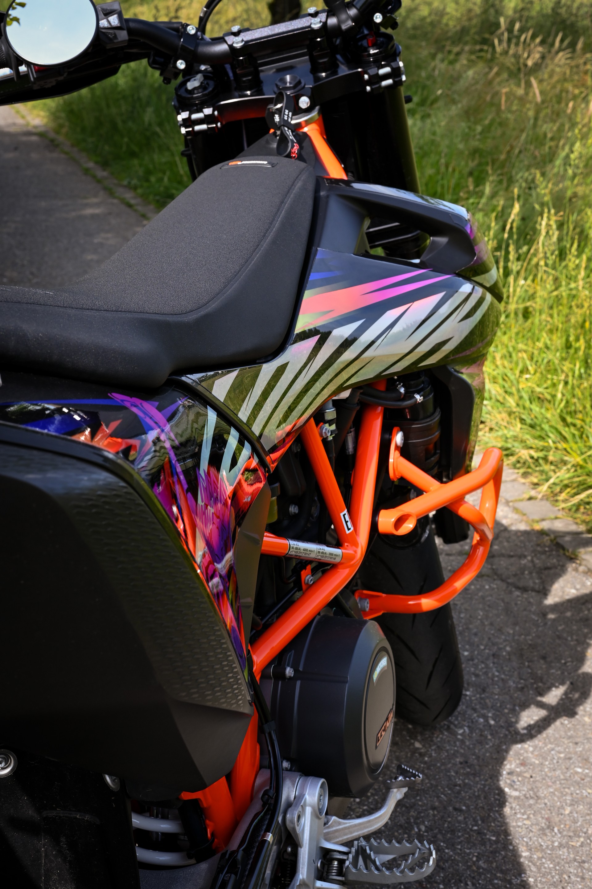 KTM 690 SMC R ABS (35 kW)-image-8