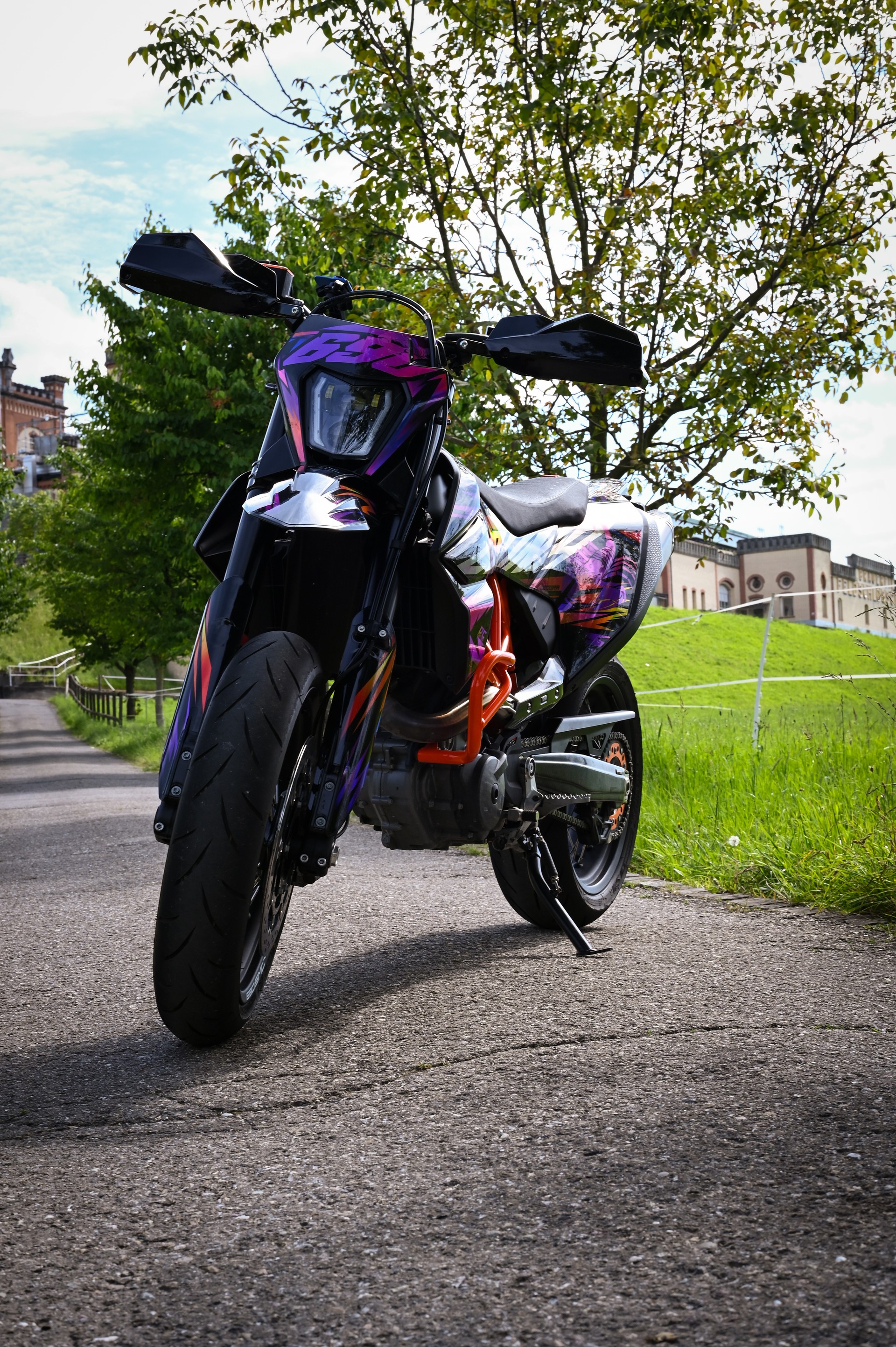 KTM 690 SMC R ABS (35 kW)-image-12