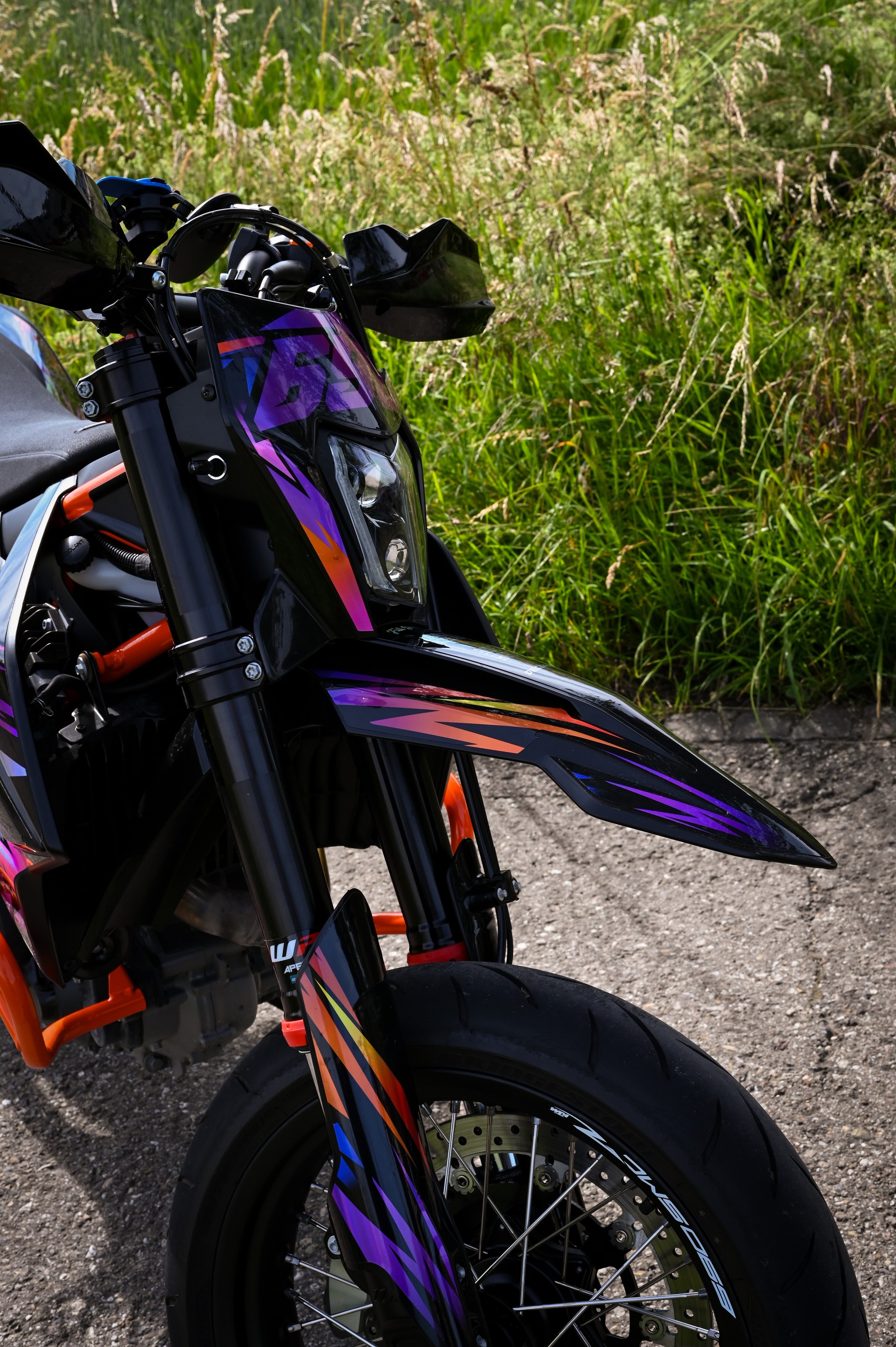 KTM 690 SMC R ABS (35 kW)-image-6