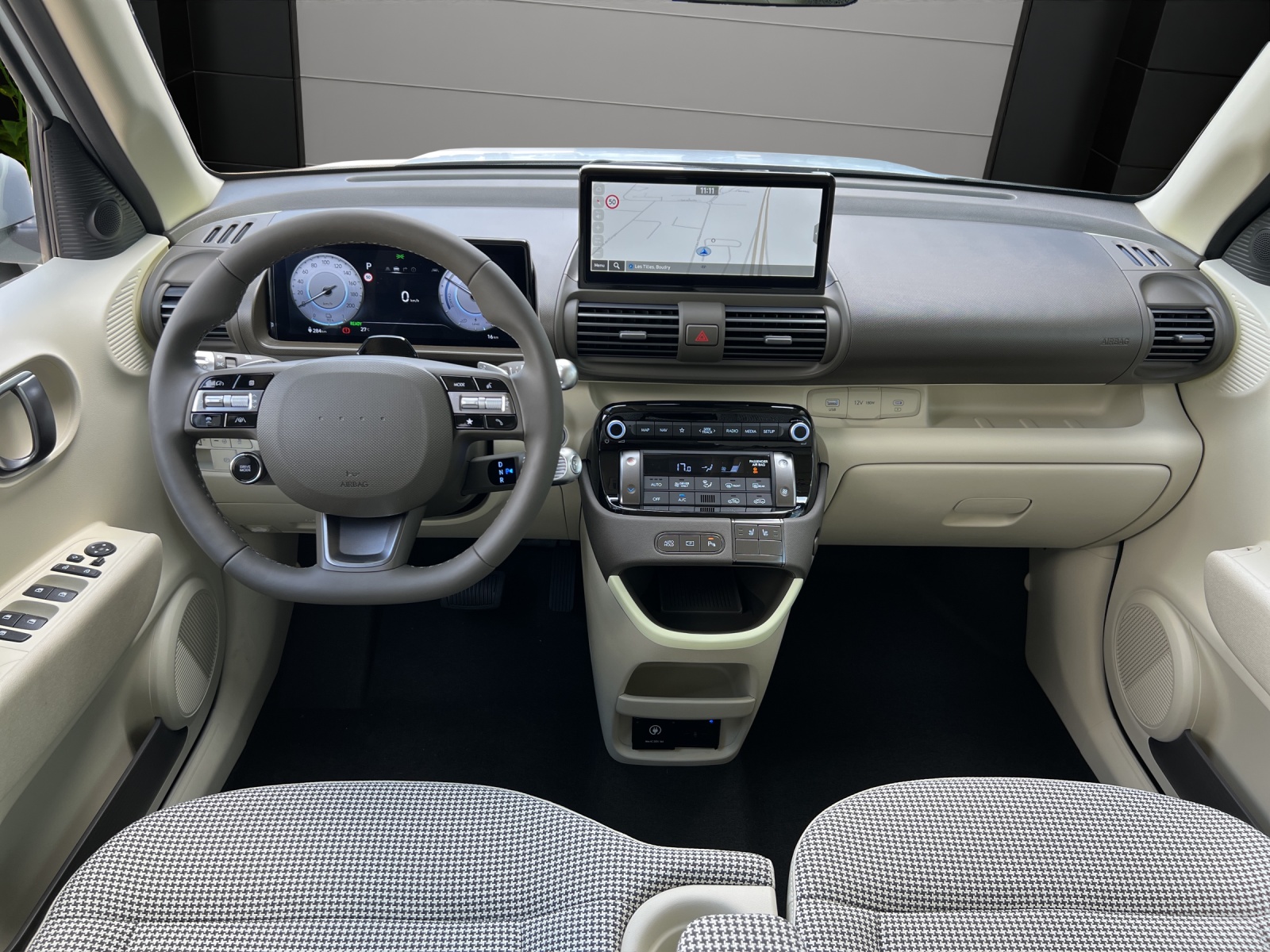 HYUNDAI Inster 49kWh Amplia-image-11