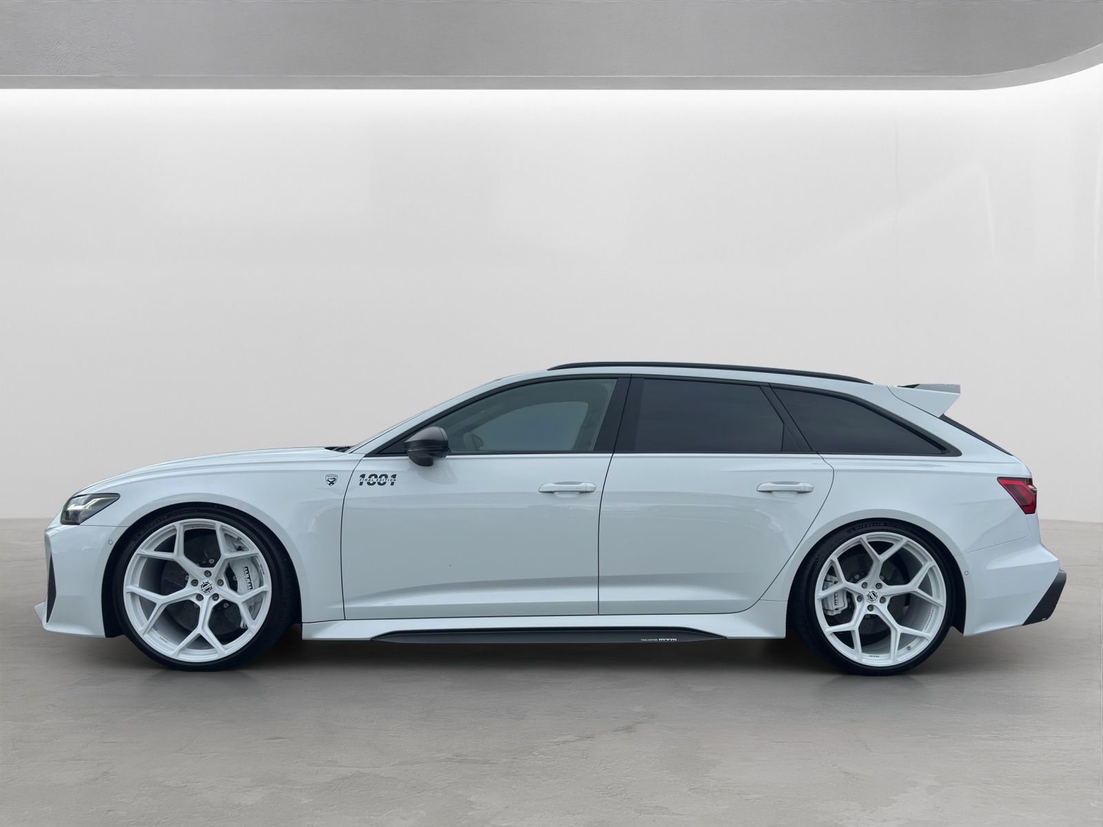 AUDI RS6 Avant 4.0 TFSI V8 Performance quattro-showroom-element-1