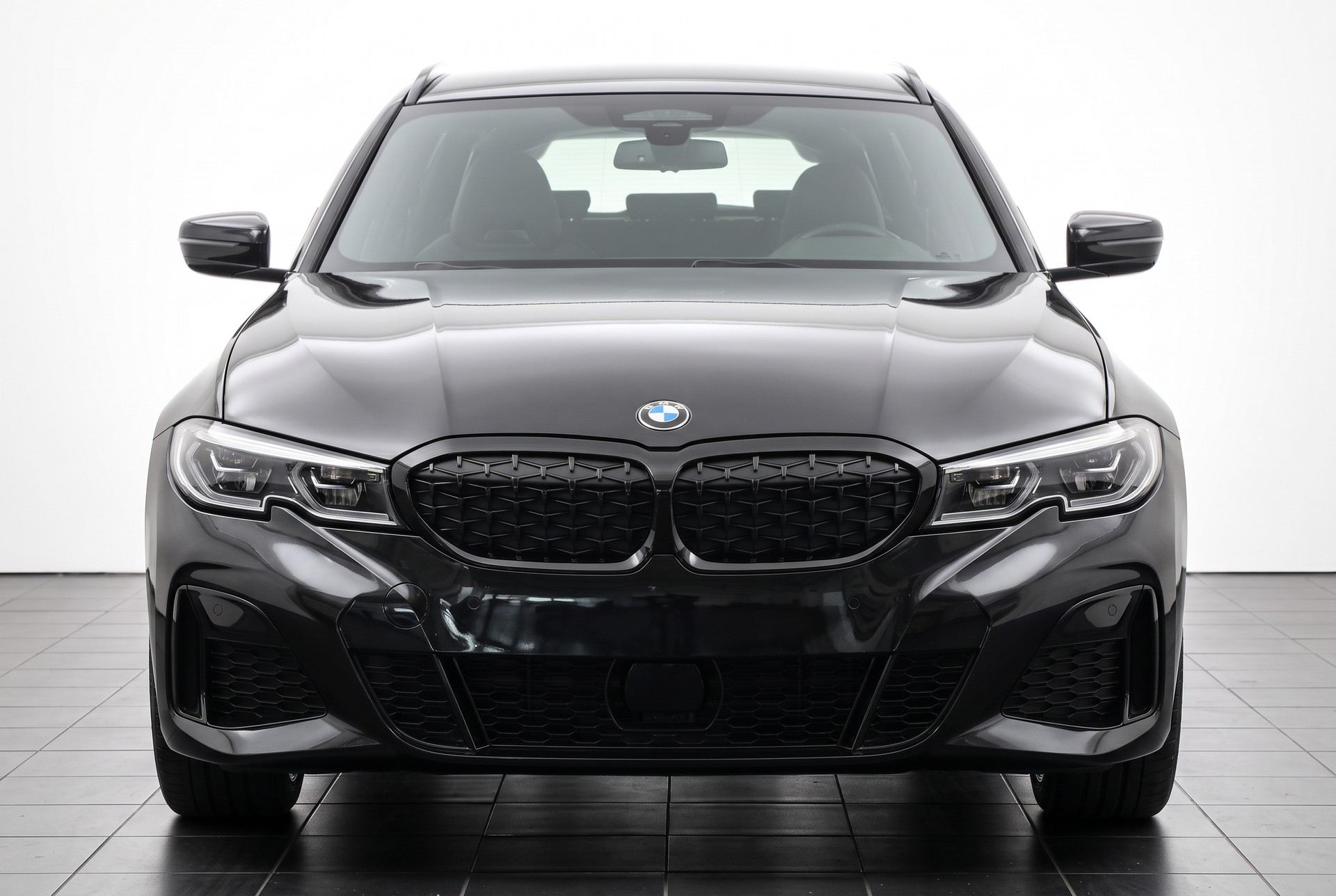BMW M340i xDrive 48V Touring Steptronic-showroom-element-1