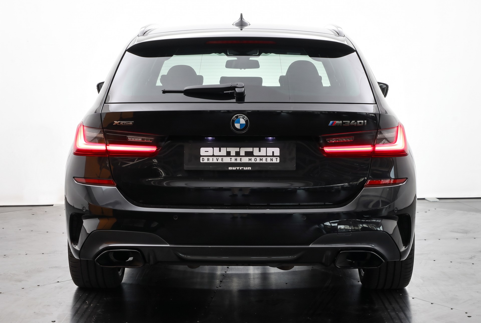 BMW M340i xDrive 48V Touring Steptronic-showroom-element-2