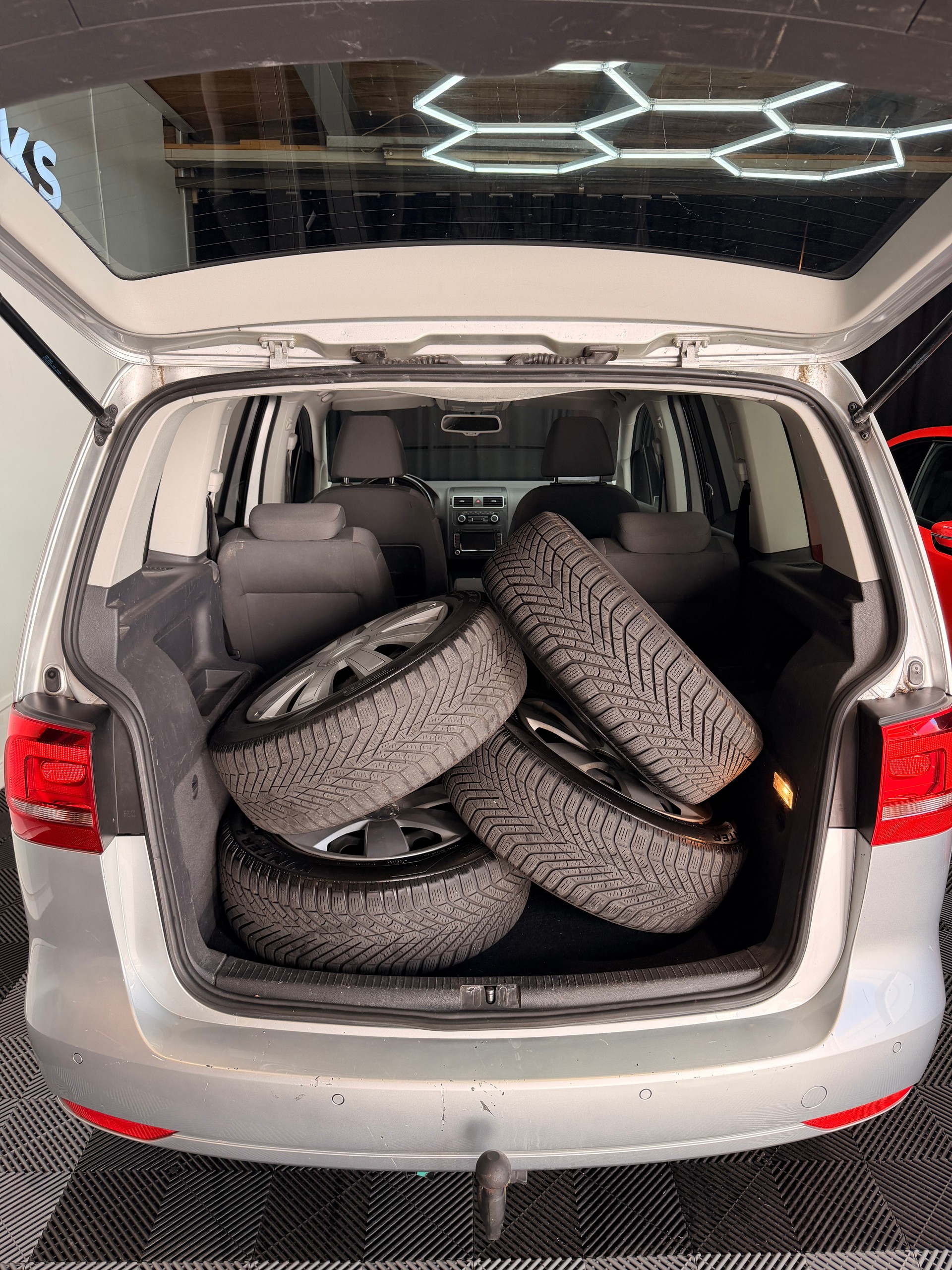 VW Touran 2.0 TDI Comfortline DSG-showroom-element-3