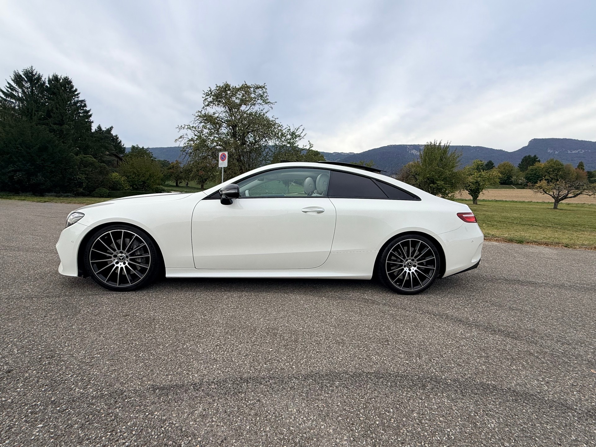 MERCEDES-BENZ E 400 Coupé AMG Line 4 Matic 9G-Tronic-image-17