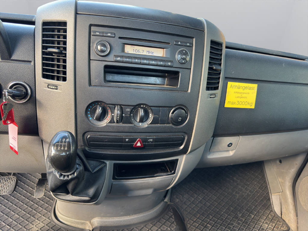 MERCEDES-BENZ Benz 311 CDI-image-9