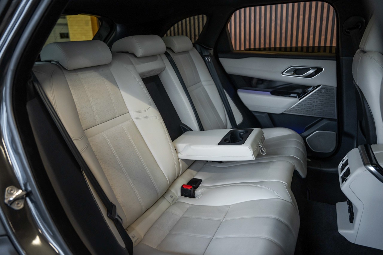 LAND ROVER Range Rover Velar R-Dynamic P 400 HSE Automatic-image-17