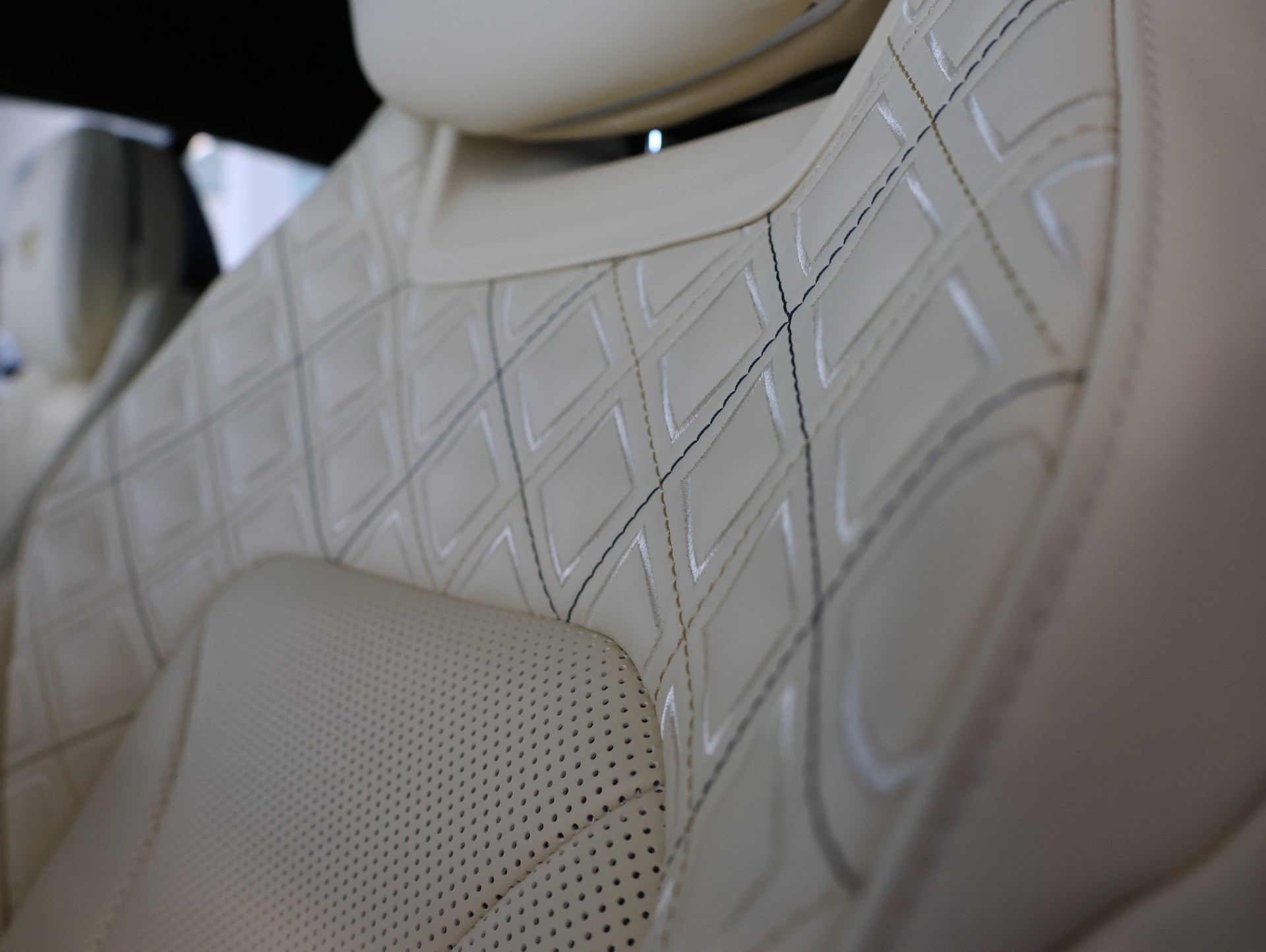 BENTLEY Continental GT 4.0 V8 Mulliner-image-20