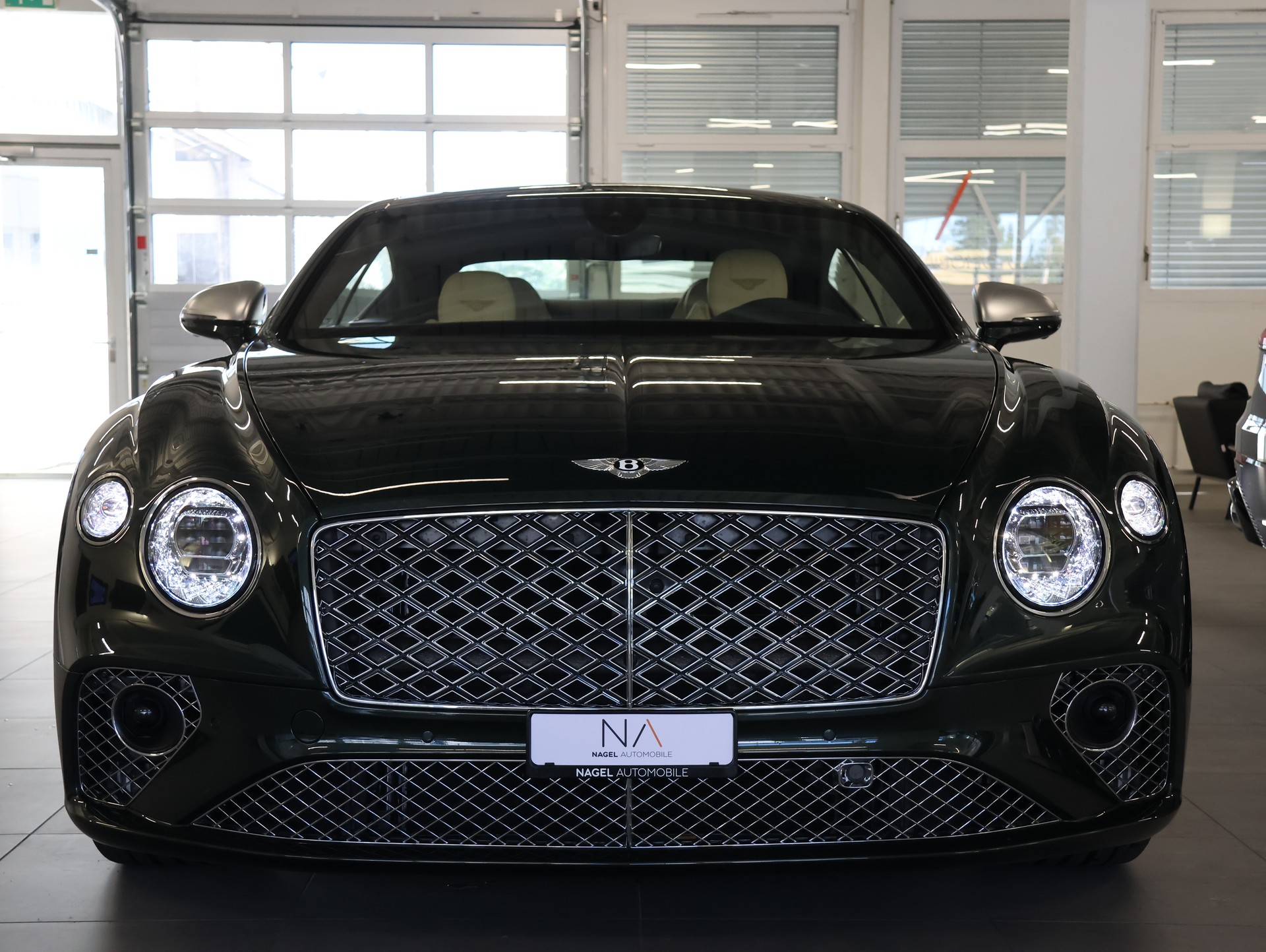 BENTLEY Continental GT 4.0 V8 Mulliner-showroom-element-2