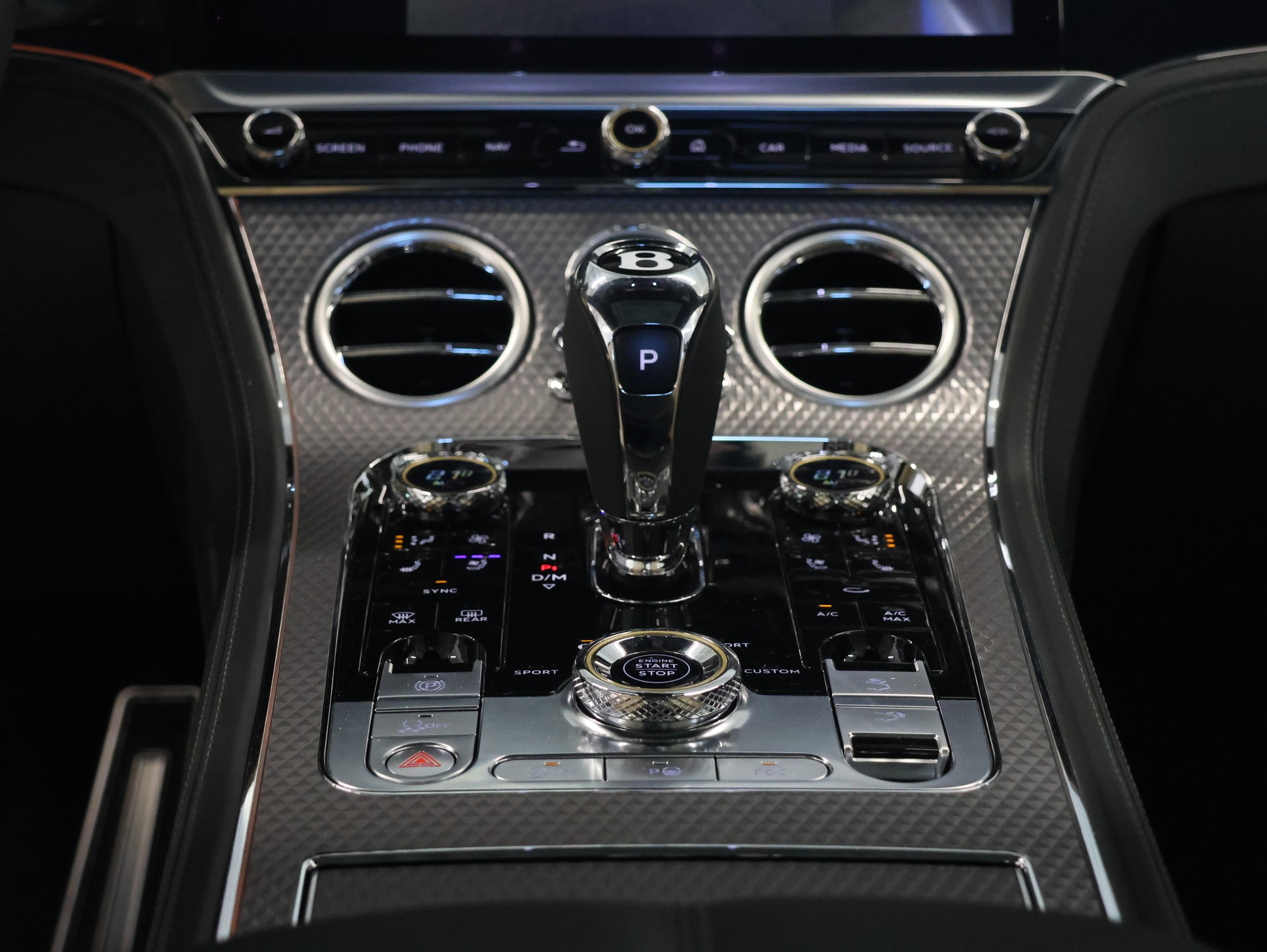 BENTLEY Continental GT 4.0 V8 Mulliner-image-48