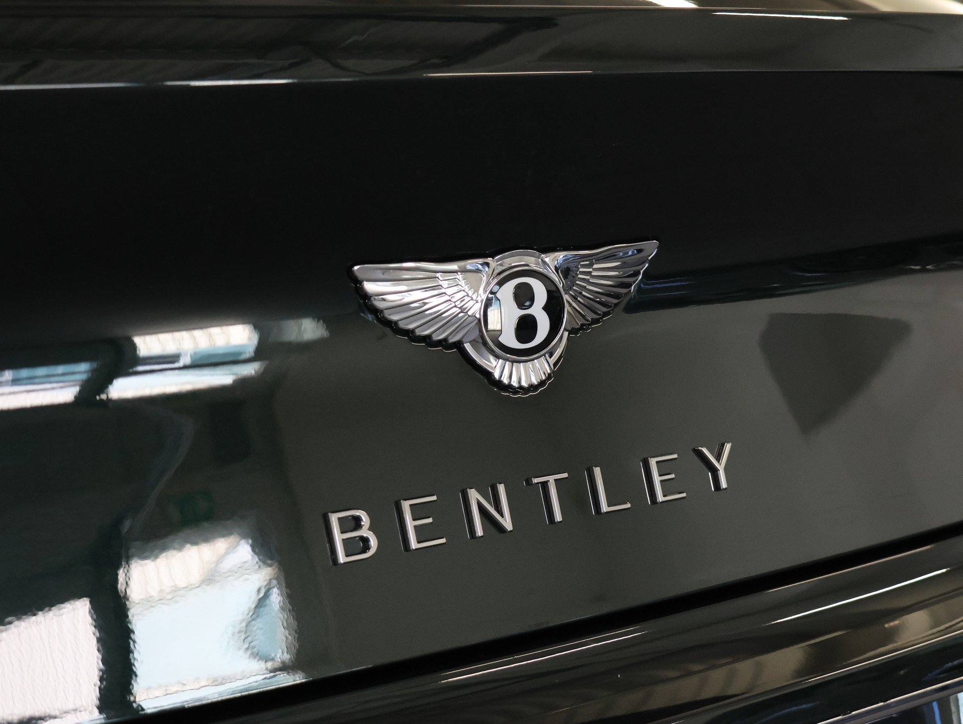 BENTLEY Continental GT 4.0 V8 Mulliner-image-49