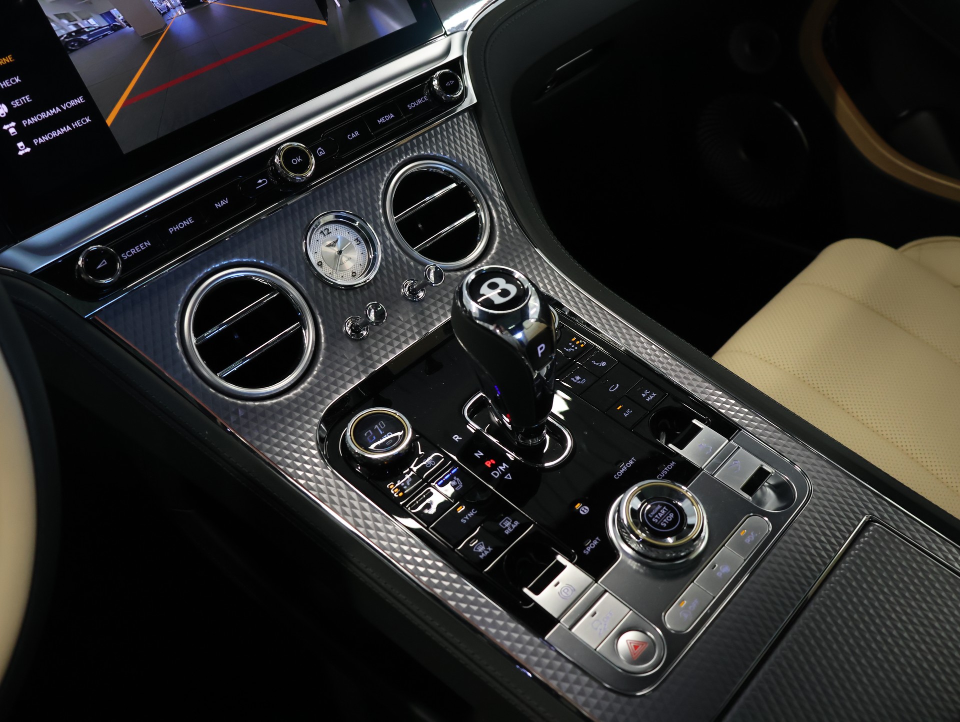 BENTLEY Continental GT 4.0 V8 Mulliner-image-32