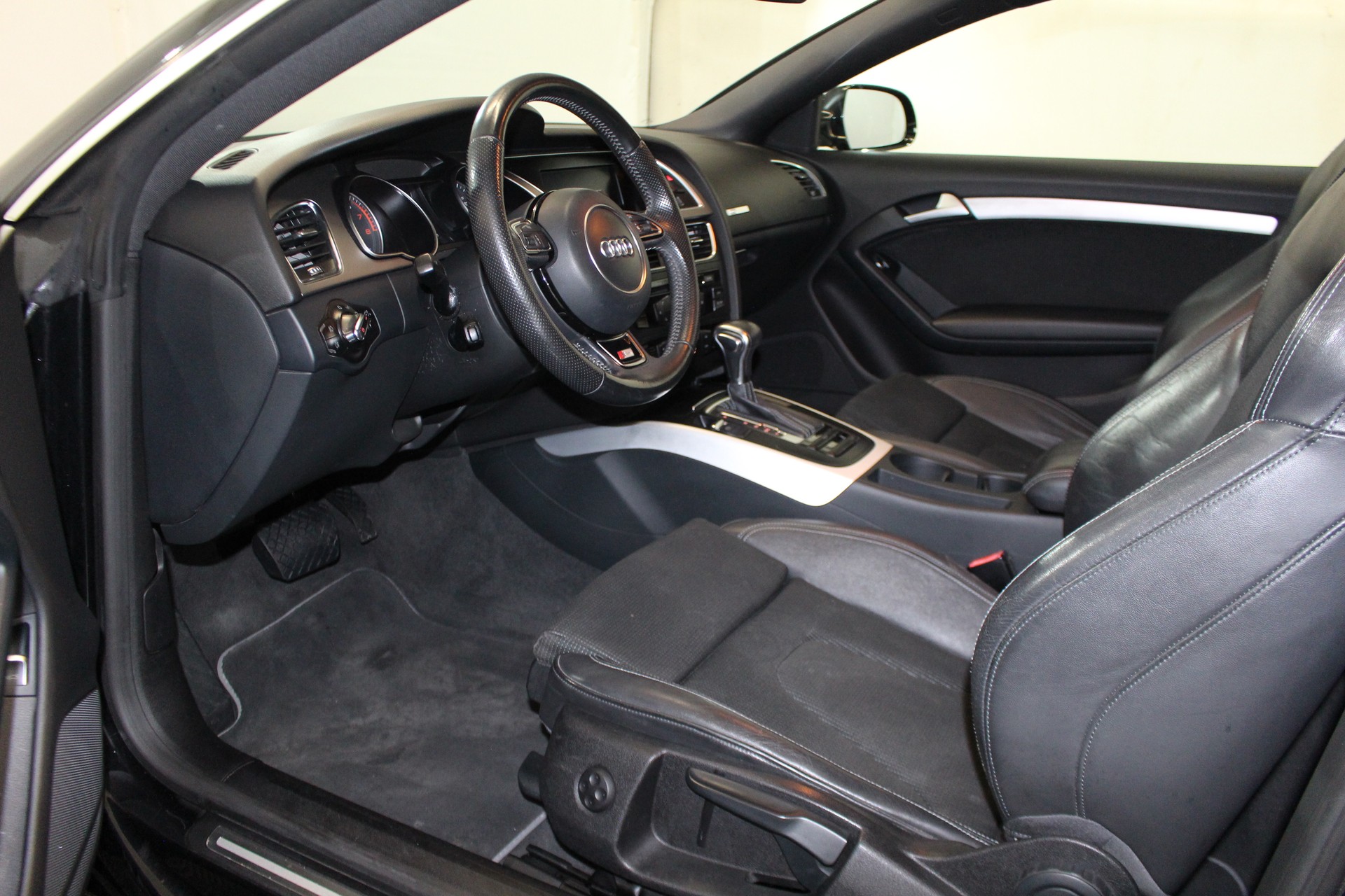 AUDI A5 Coupé 1.8 TFSI 170 M-Tronic-image-6